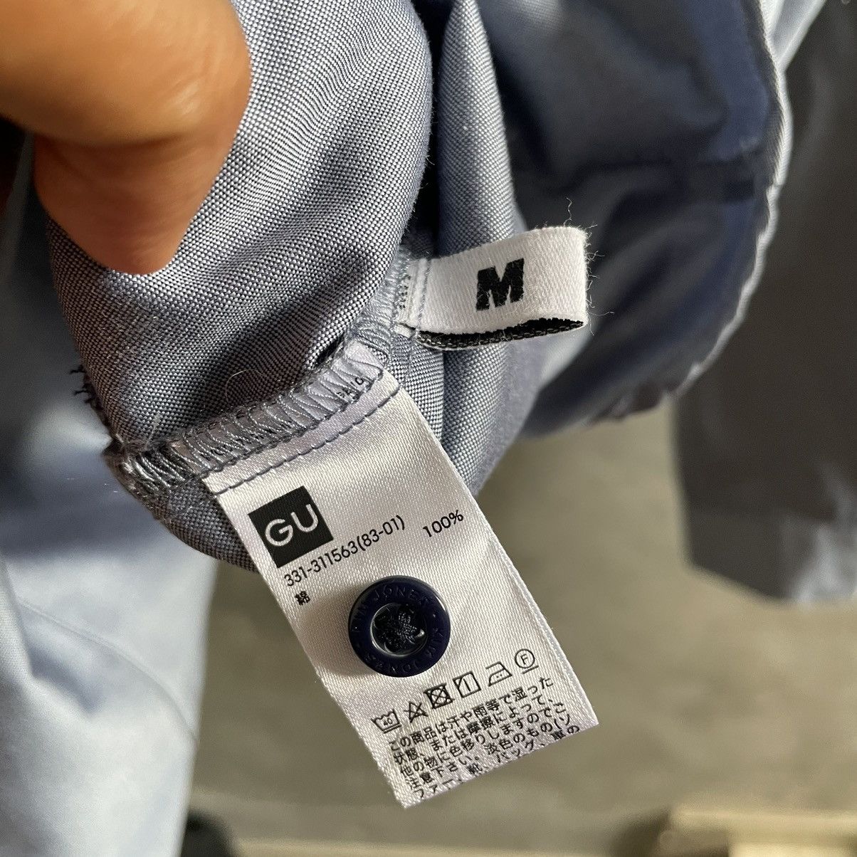 GU × Kim Jones RARE🔥Gu x Kim Jones two pockets at the back Ls Shirt Size US M / EU 48-50 / 2 - 9 Thumbnail