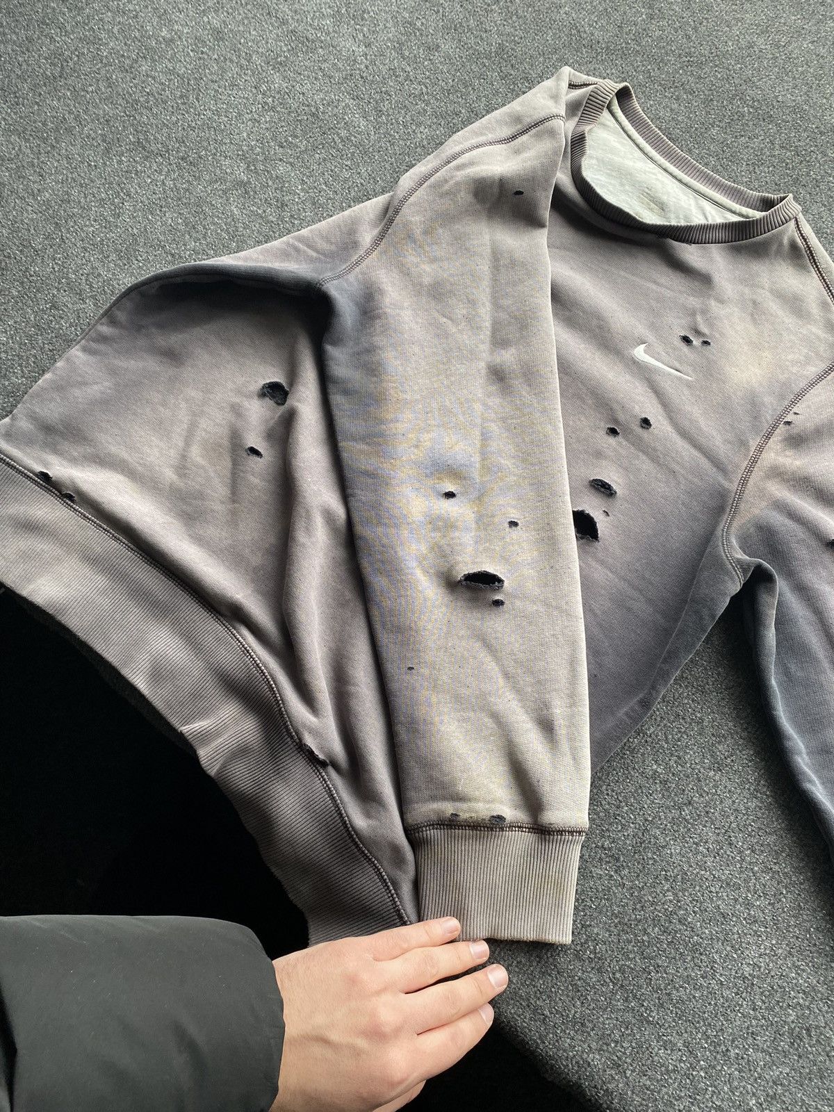 Nike 🔥NIKE DISTRESSED Dirty ripped men sweatshirt rare y2k punk Size US L / EU 52-54 / 3 - 17 Thumbnail