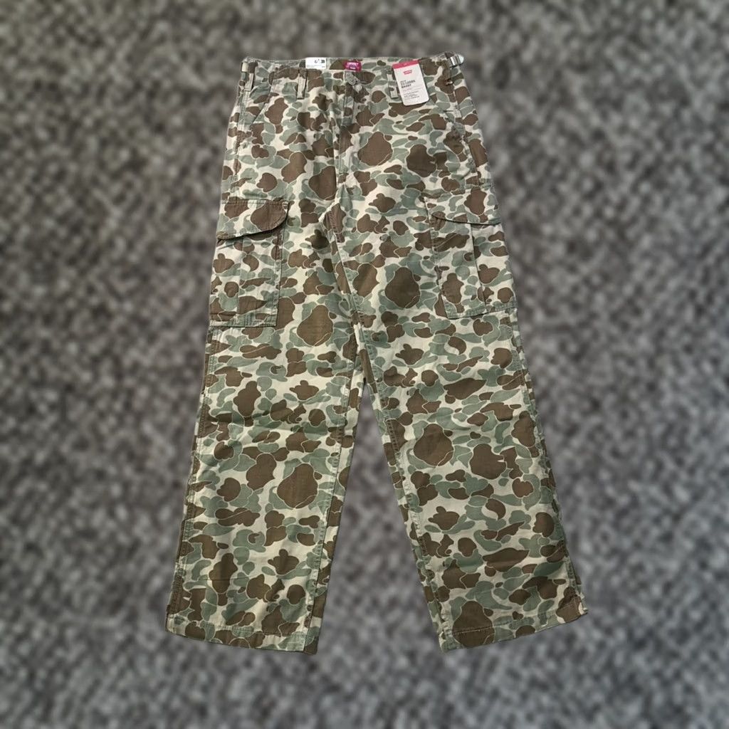 Levi's Levi's Cargo Baggy Pants Mens 32x32 Brown Camouflage Cotton Relaxed NWT Pants Size US 32 / EU 48 - 1 Thumbnail