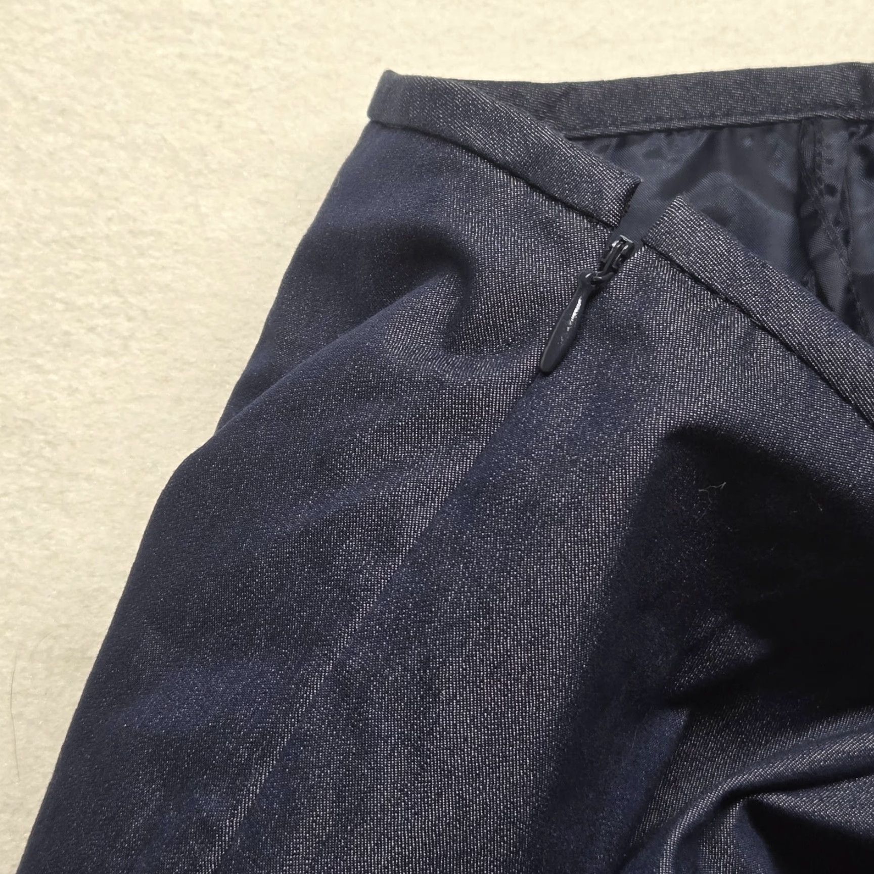 Kasper VINTAGE Kasper Pencil Skirt Black Knee Length Women Adult Size 10 Regular Mid Rise Zipper Knit Polyester Office Career Designer 90s-CAREER Womens Size 32" / US 10 / IT 46 - 3 Thumbnail