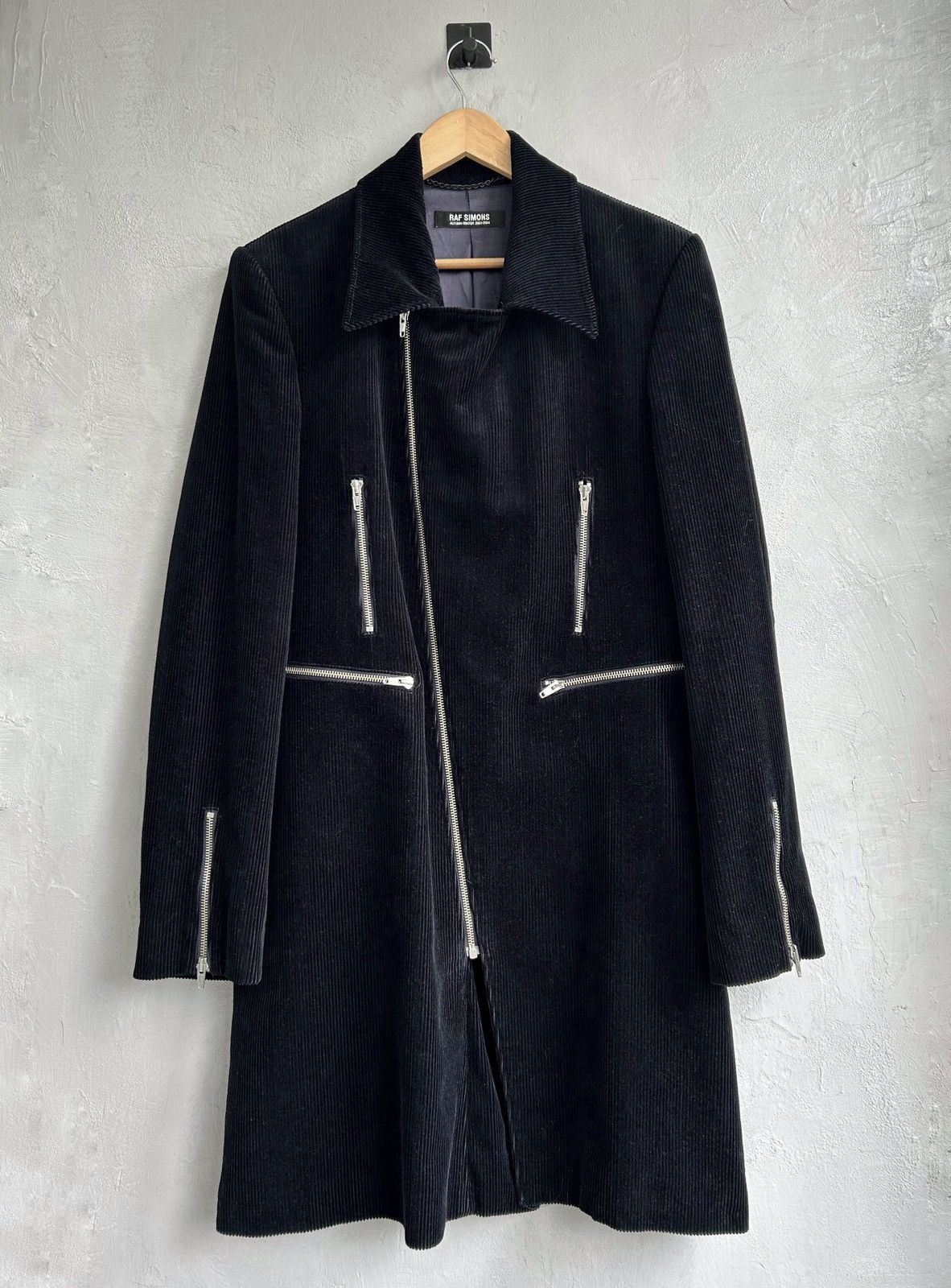 Raf Simons Raf Simons Autumn-Winter 1999-2000 Dracula Coat | Grailed