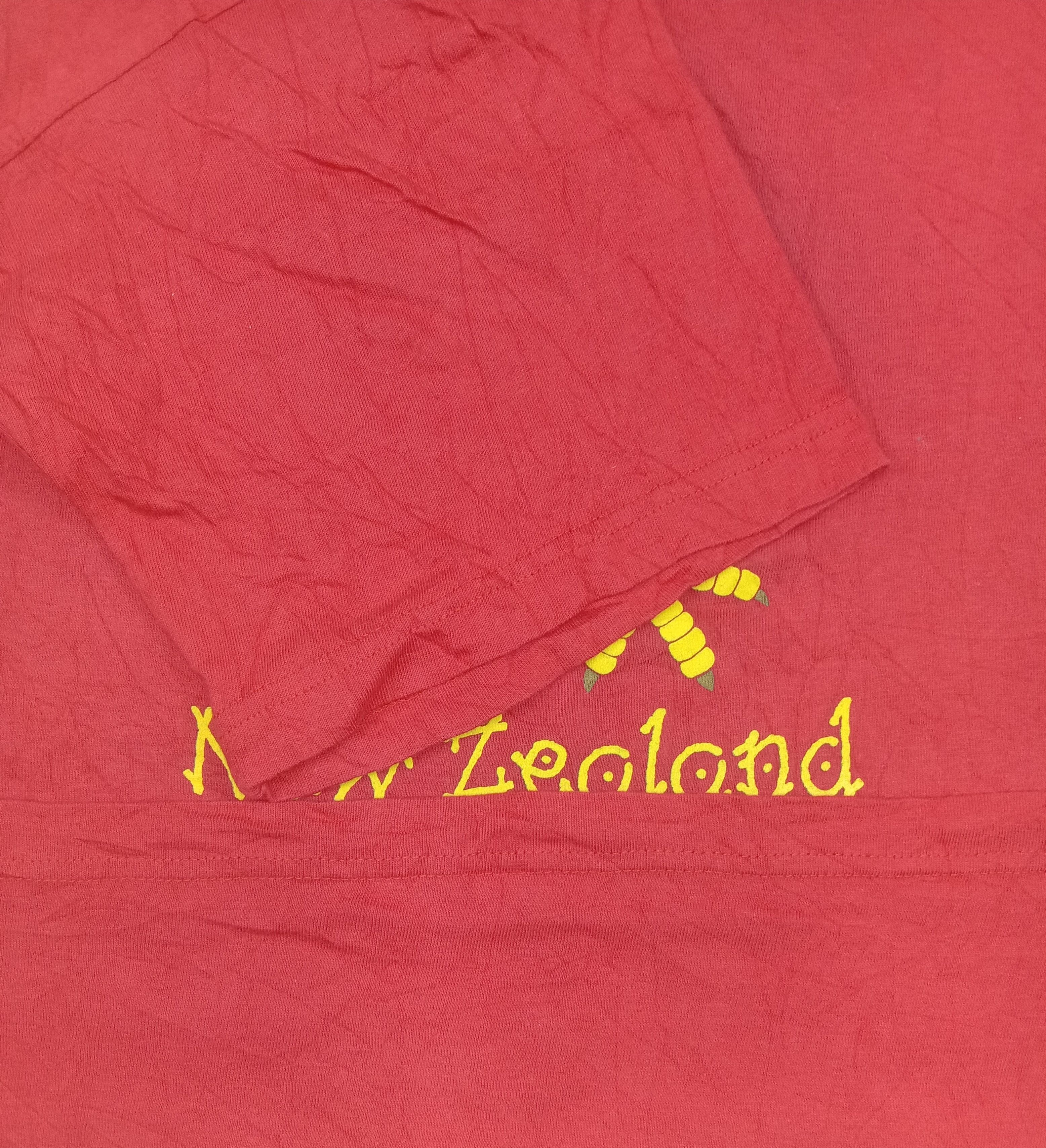 Vintage Vintage Clarke Design New Zealand Kewi T Shirt Size US M / EU 48-50 / 2 - 4 Thumbnail