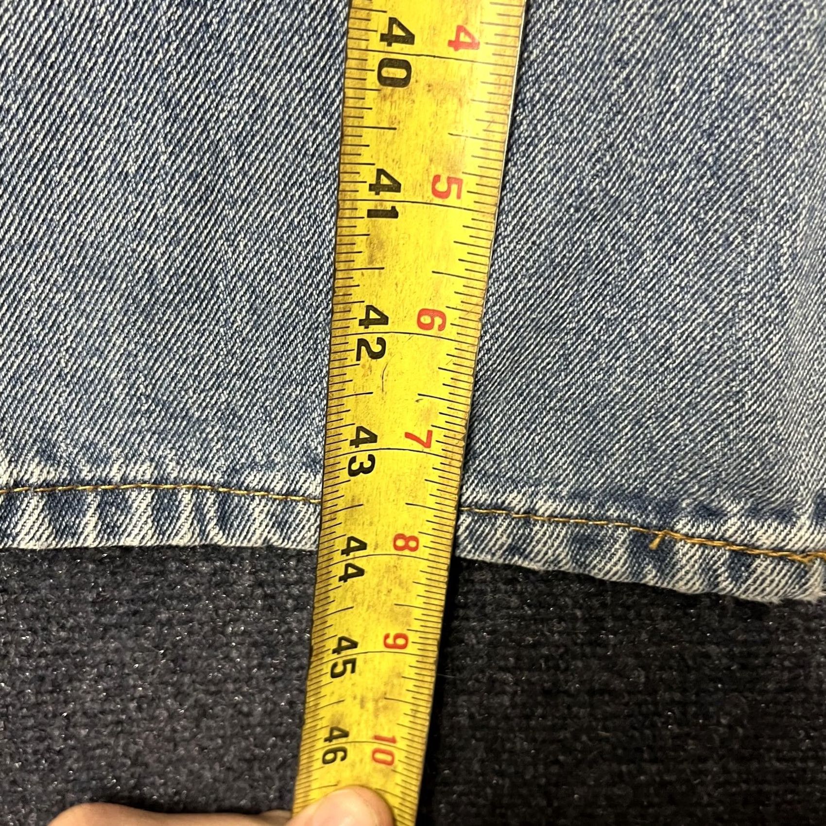 Levi's VINTAGE? Levi's 550 Jeans Mens 36x34 Blue Medium Wash Relaxed Fit Tapered Leg Denim Size US 36 / EU 52 - 7 Thumbnail