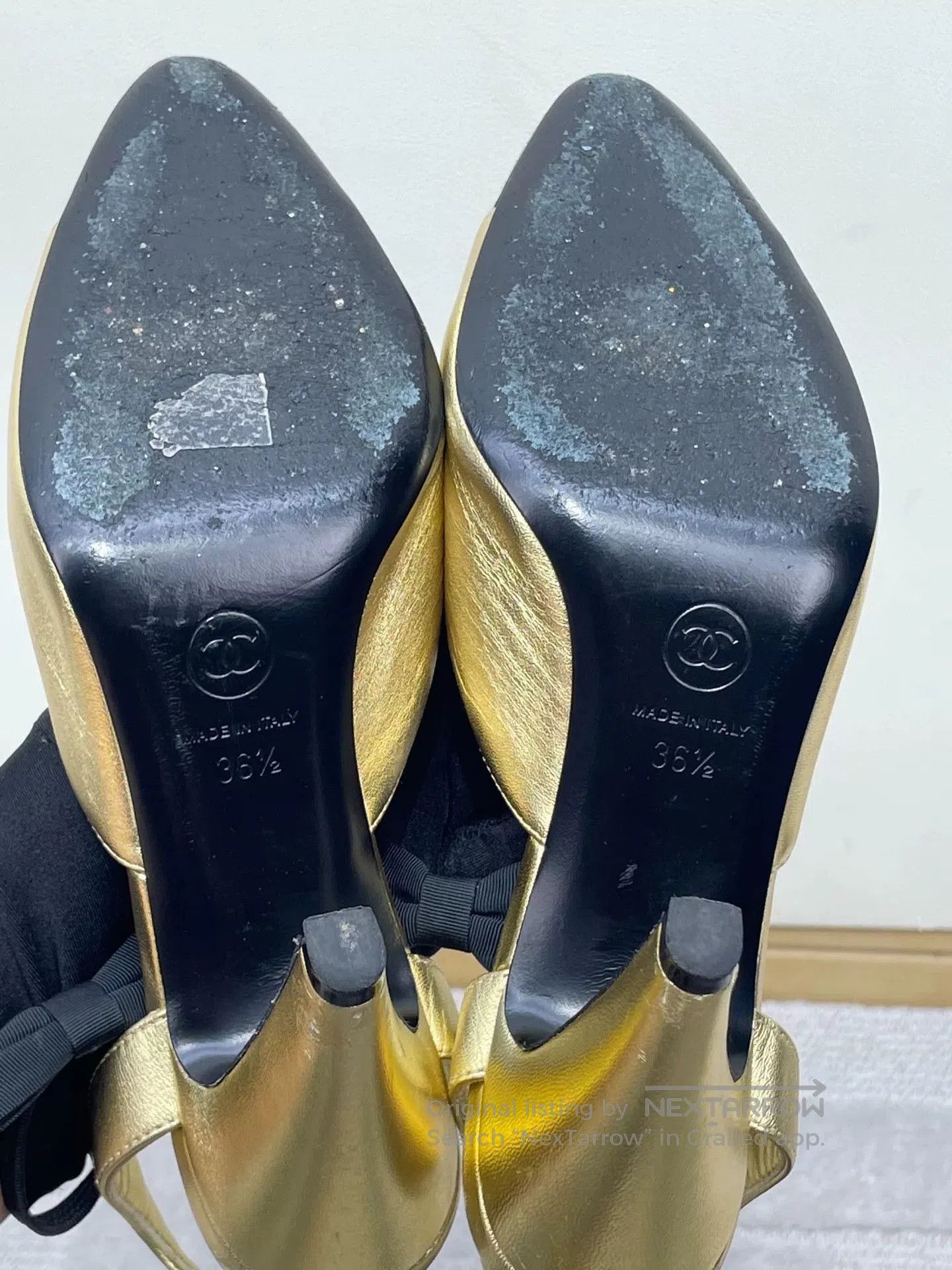 Chanel Chanel Runway Black Gold Bow Block Heels. Size US 5.5 / IT 35.5 - 7 Thumbnail