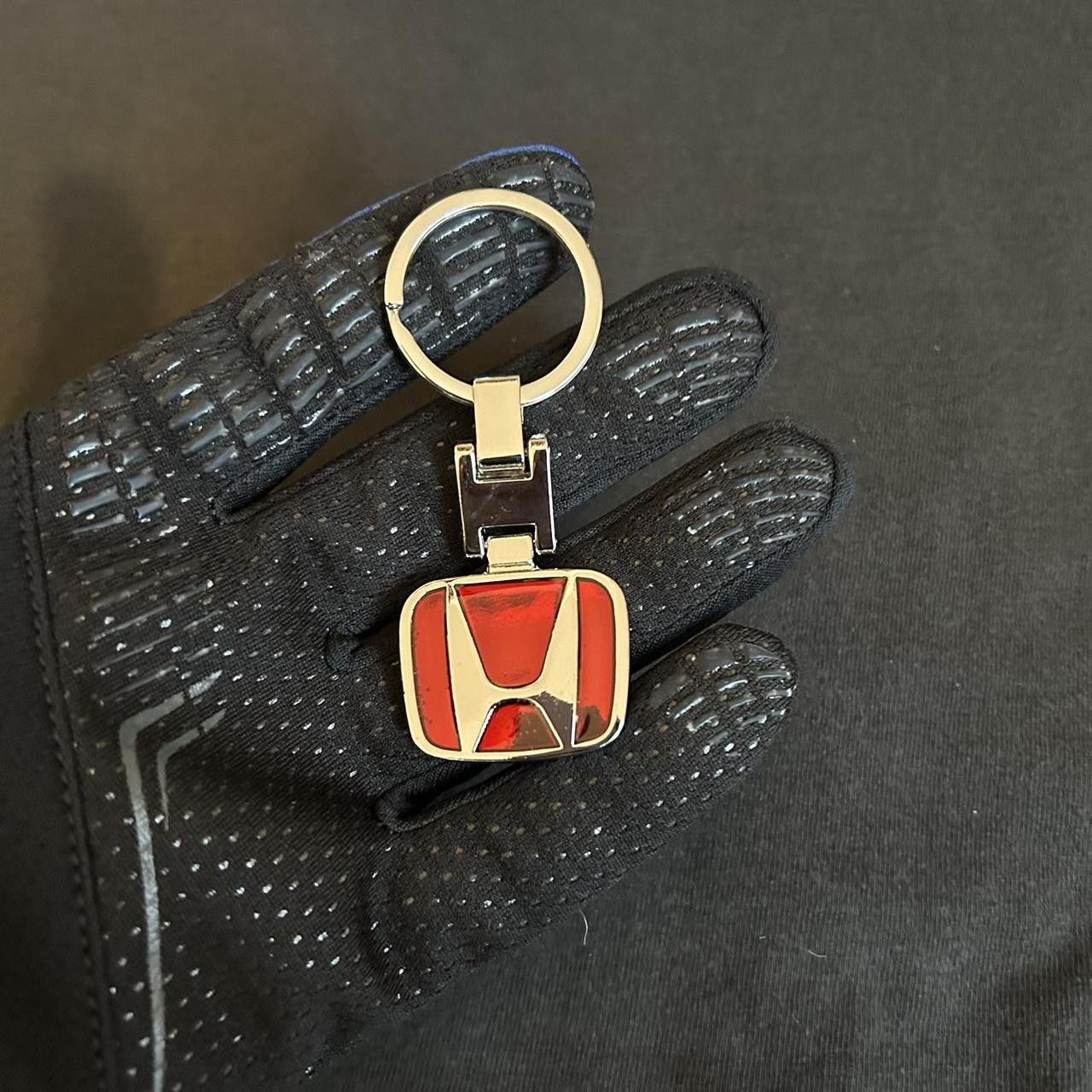 Japanese Brand Y2K 2000s Style Red Honda Emblem Heavyweight Steel Key Chain Size ONE SIZE - 4 Thumbnail