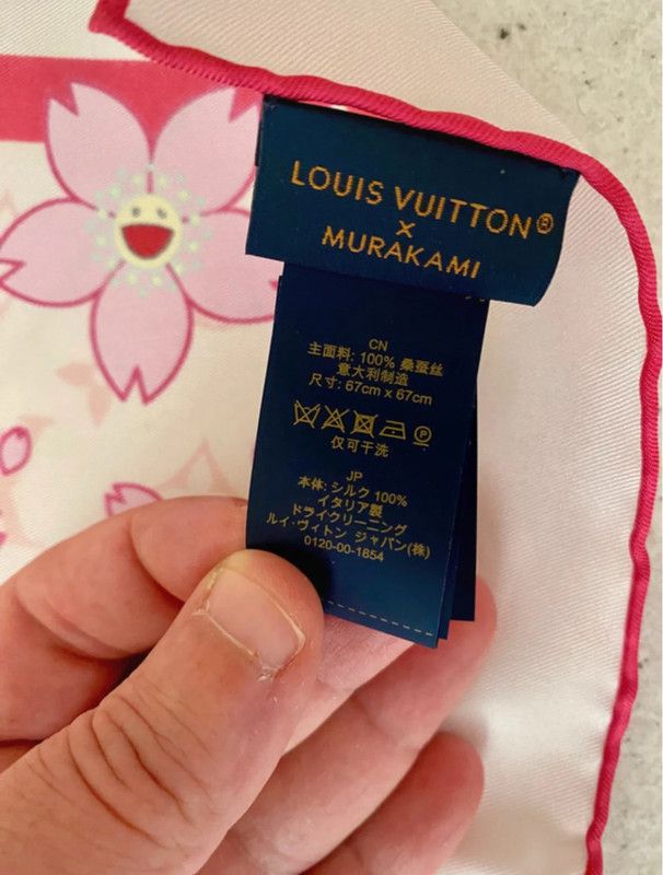 Louis Vuitton Louis Vuitton x Takashi Murakami Cherry Blossom Foulard Size ONE SIZE - 8 Thumbnail