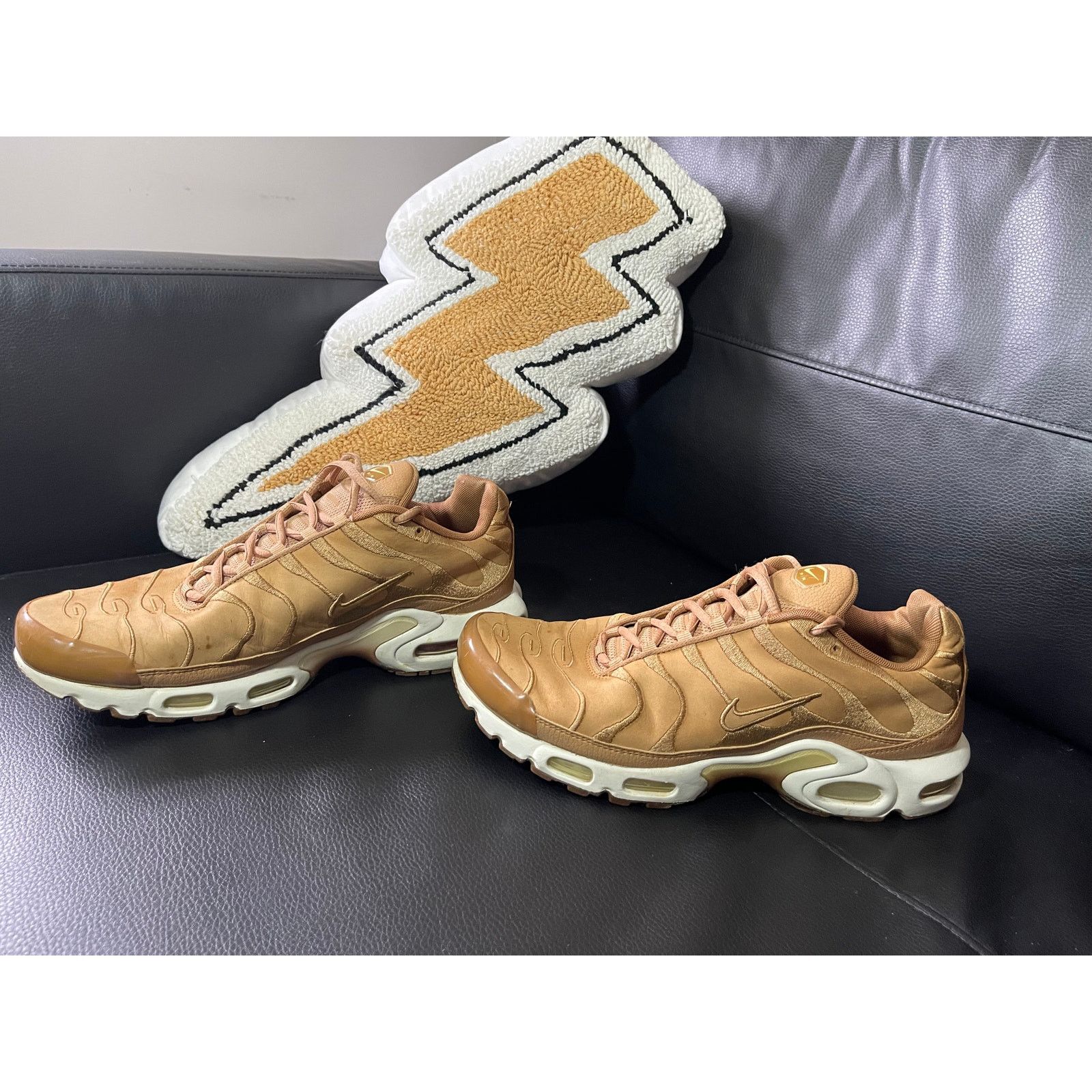 Nike Nike Air Max Plus Flax/Sail Sneakers Size 10.5 Size US 10.5 / EU 43-44 - 4 Thumbnail