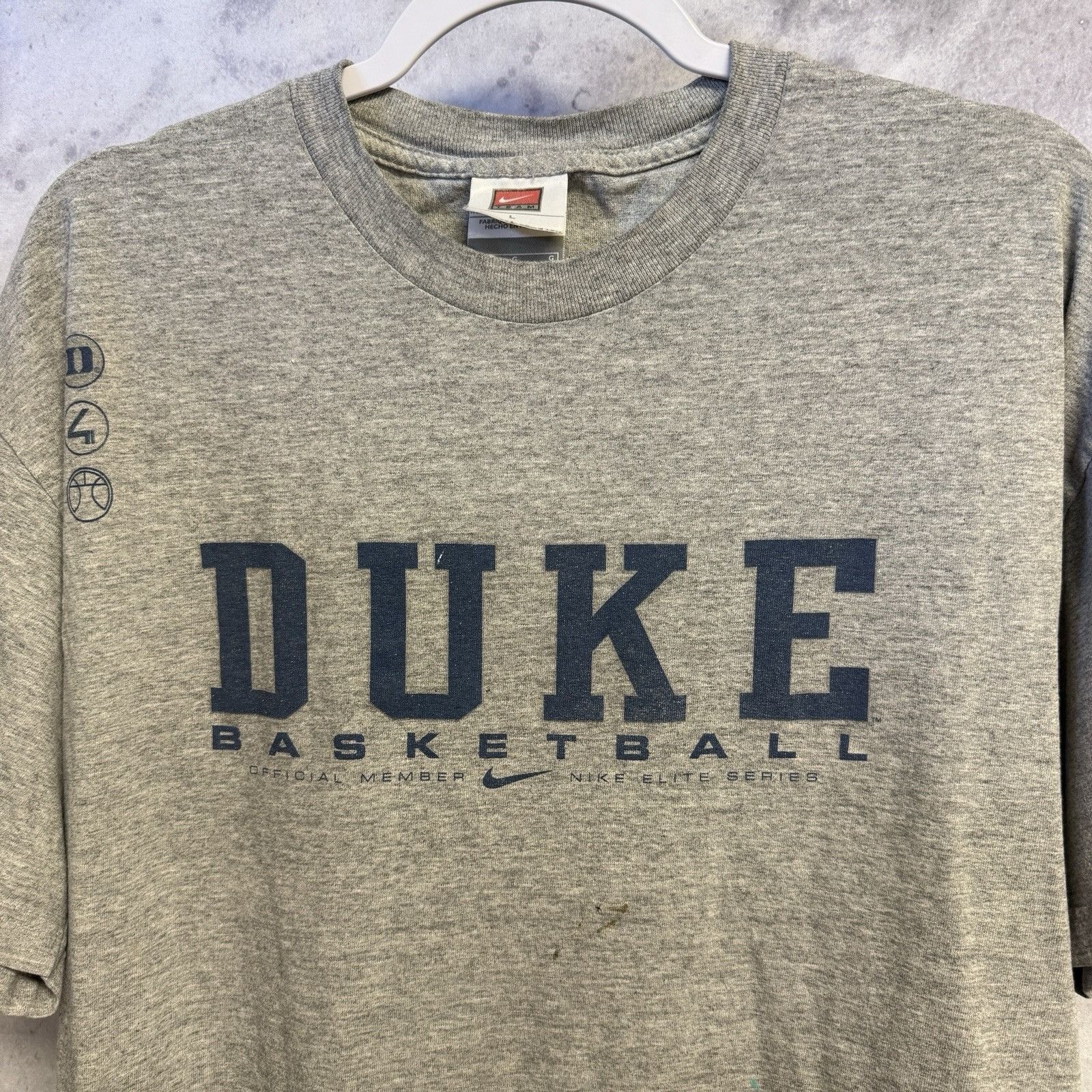 Nike Vintage Nike Duke Blue Devils Basketball T Shirt Mens Large Size US L / EU 52-54 / 3 - 1 Thumbnail