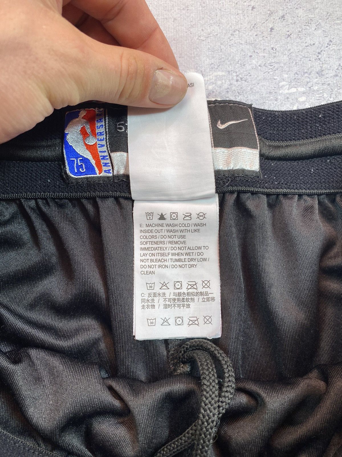 NBA × Nike Nike NBA Miami Heat Men’s Basketball Shorts Size US 36 / EU 52 - 12 Thumbnail