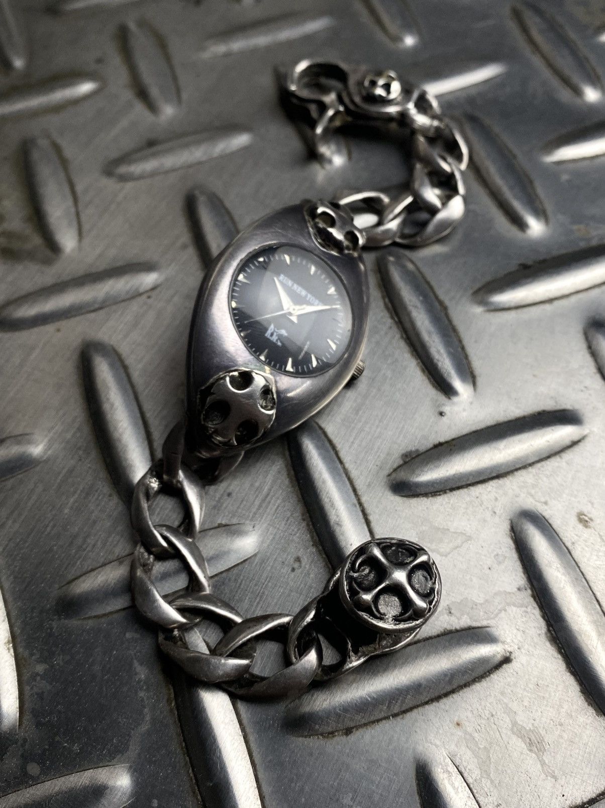 Japanese Brand RUN NEWYORK Bracelet Watch Stainless Steel⚜️ Size ONE SIZE - 3 Thumbnail