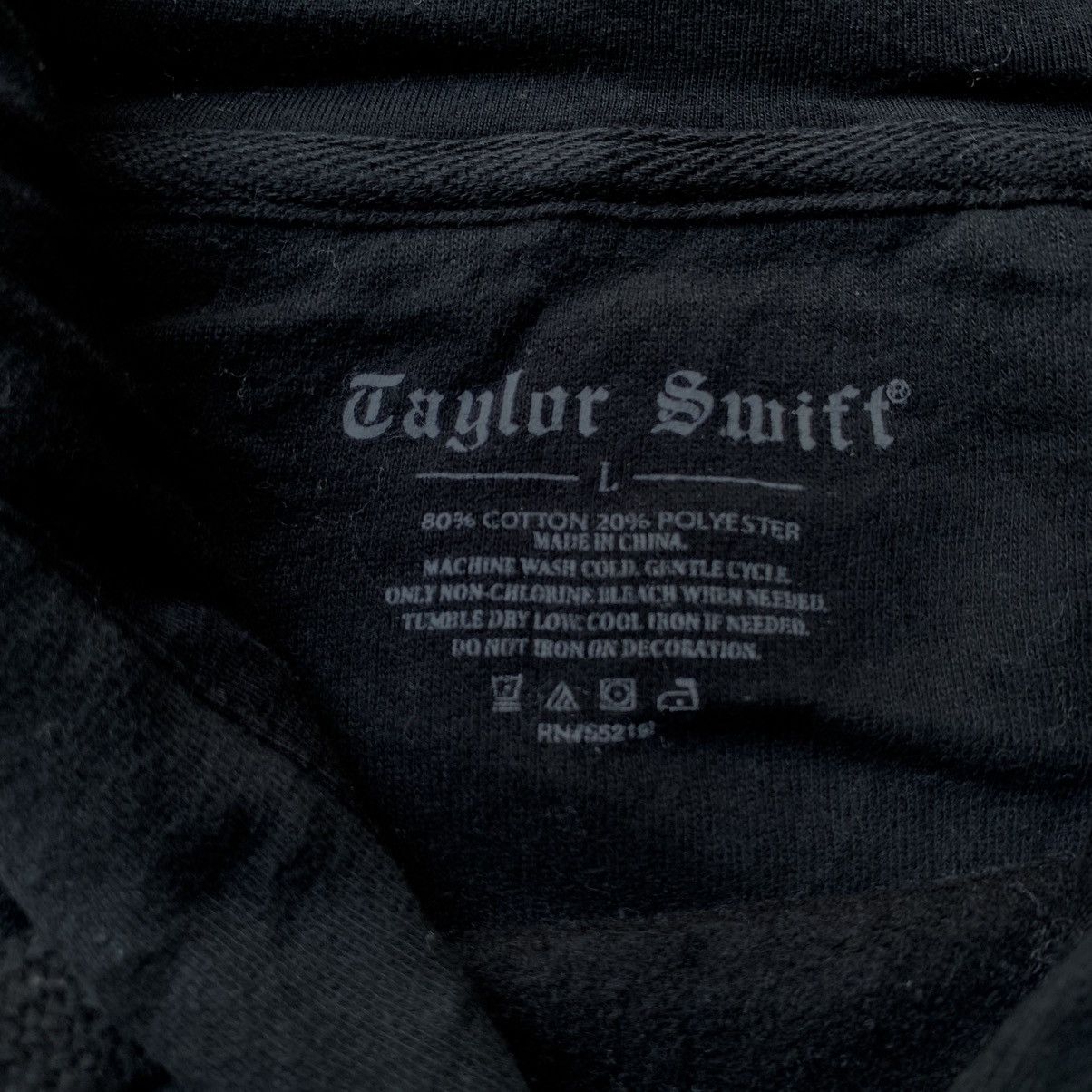 Band Tees Taylor Swift reputation stadium tour 2018 L Oversized Size US L / EU 52-54 / 3 - 9 Thumbnail