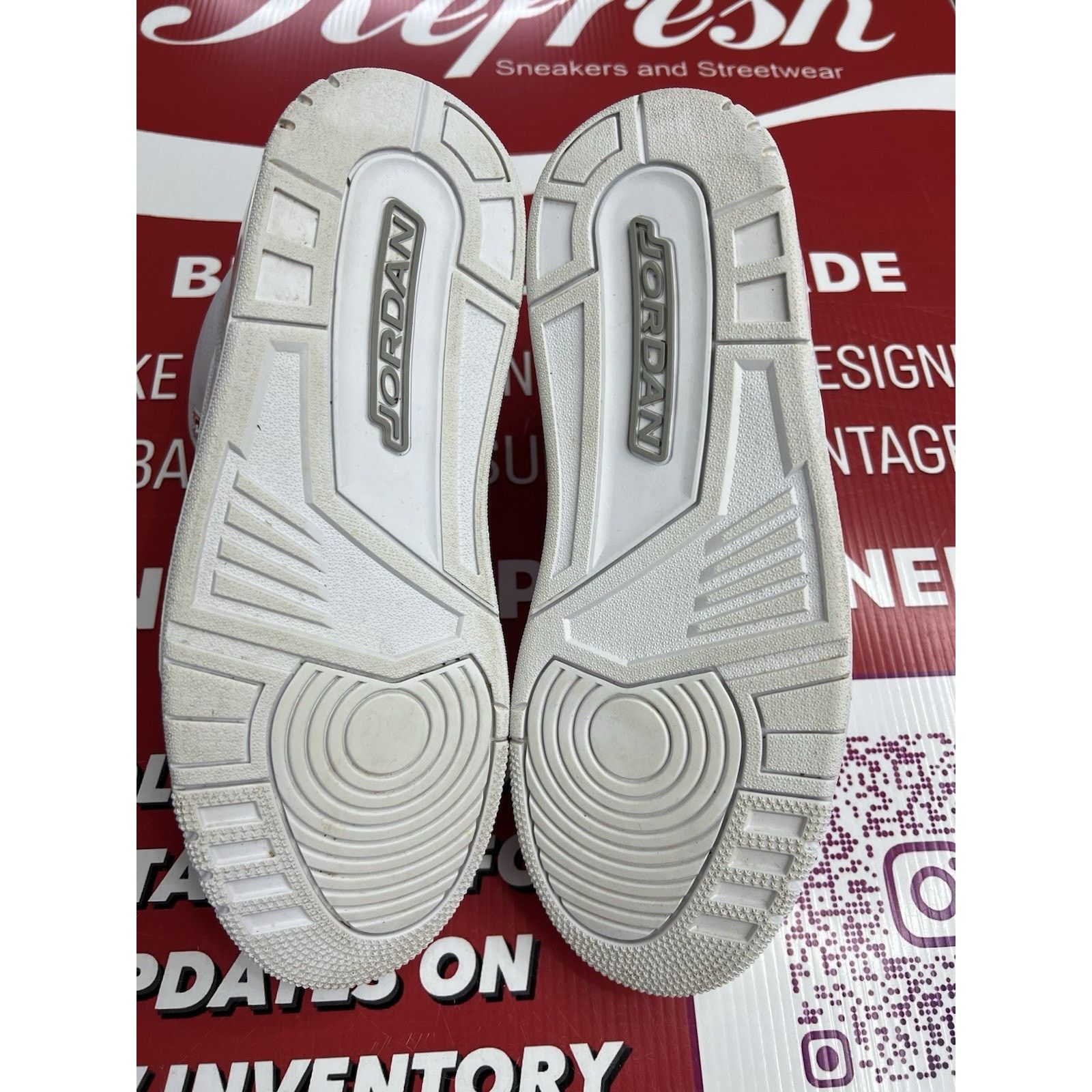 Jordan Brand Air Jordan 3 'Pure Money' Size 10.5, CT8532-111 Size US 10.5 / EU 43-44 - 6 Thumbnail