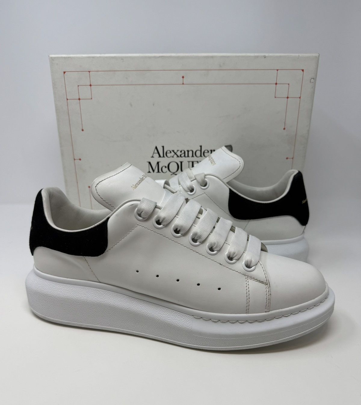 Alexander McQueen Alexander McQueen Oversized Sneaker Suede White/Black Size US 8 / EU 41 - 1 Thumbnail