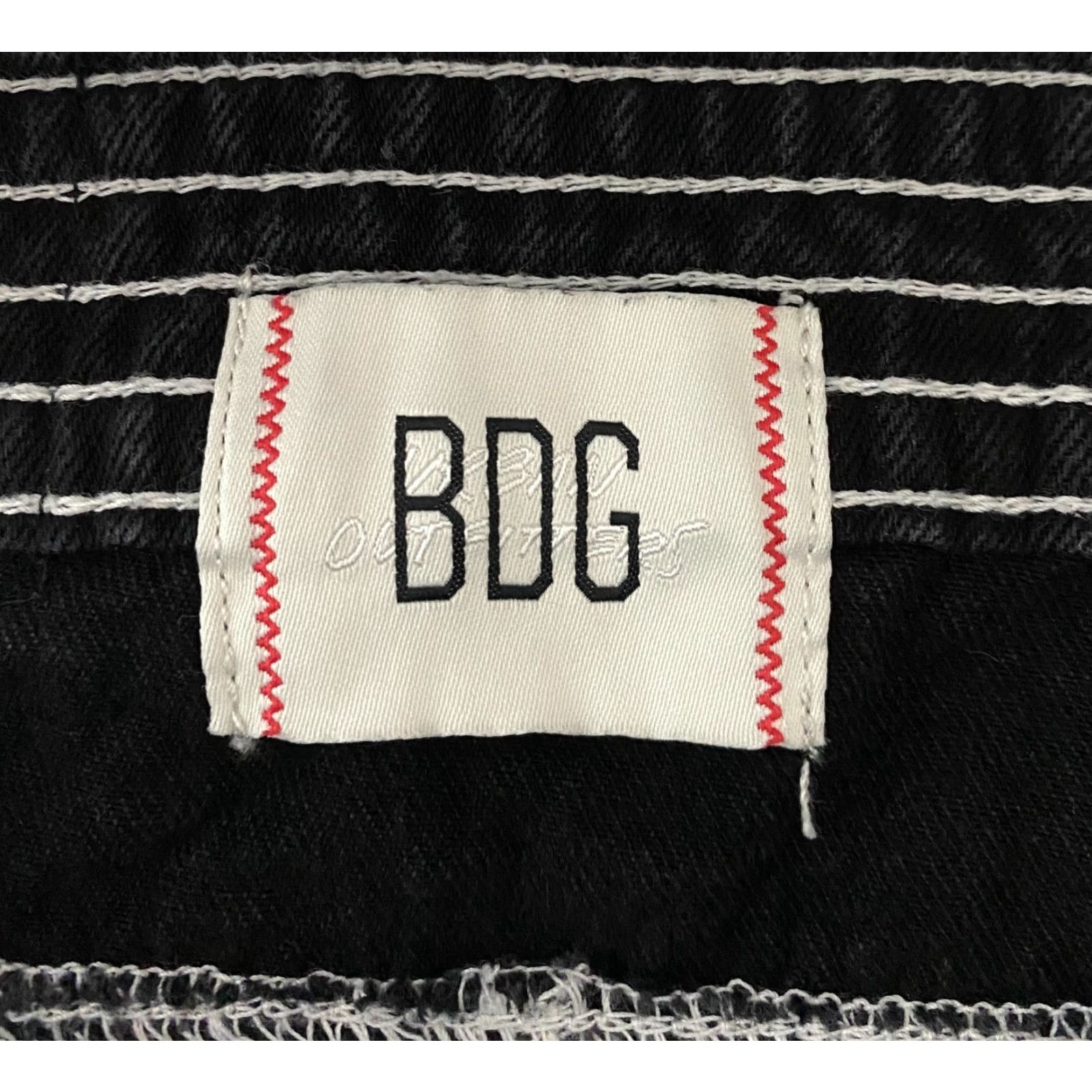 Bdg BDG Moto Jeans Womens Size 25 Black Denim Ankle Zip Pockets White Stitching Jeans Womens Regular 25 Black Moto GDG? Size 42" / US 20 - 4 Thumbnail