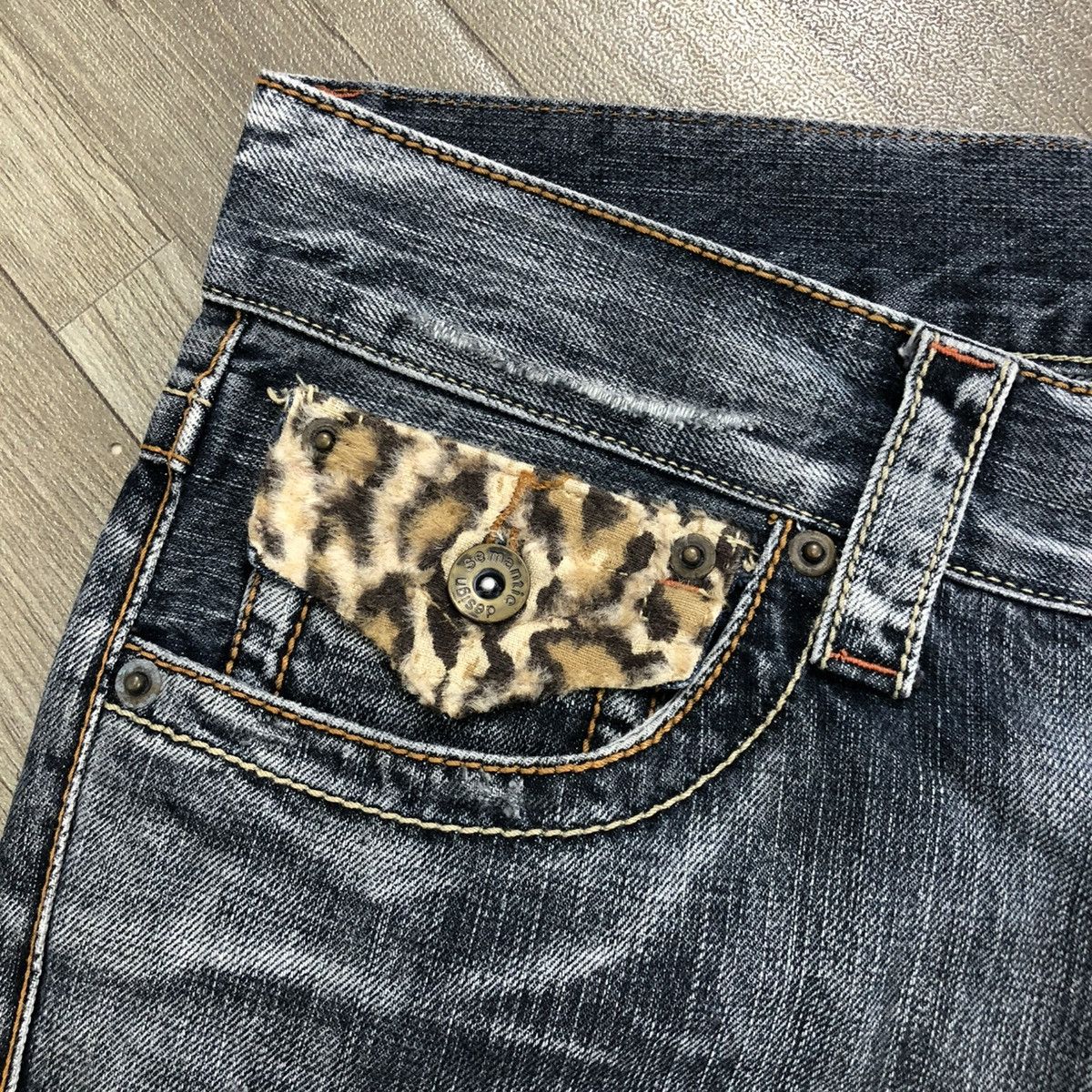 If Six Was Nine × Japanese Brand × semanticdesign 2000s Semantic Design Leopard Distressed LGB Flarred Jeans Size US 30 / EU 46 - 9 Thumbnail