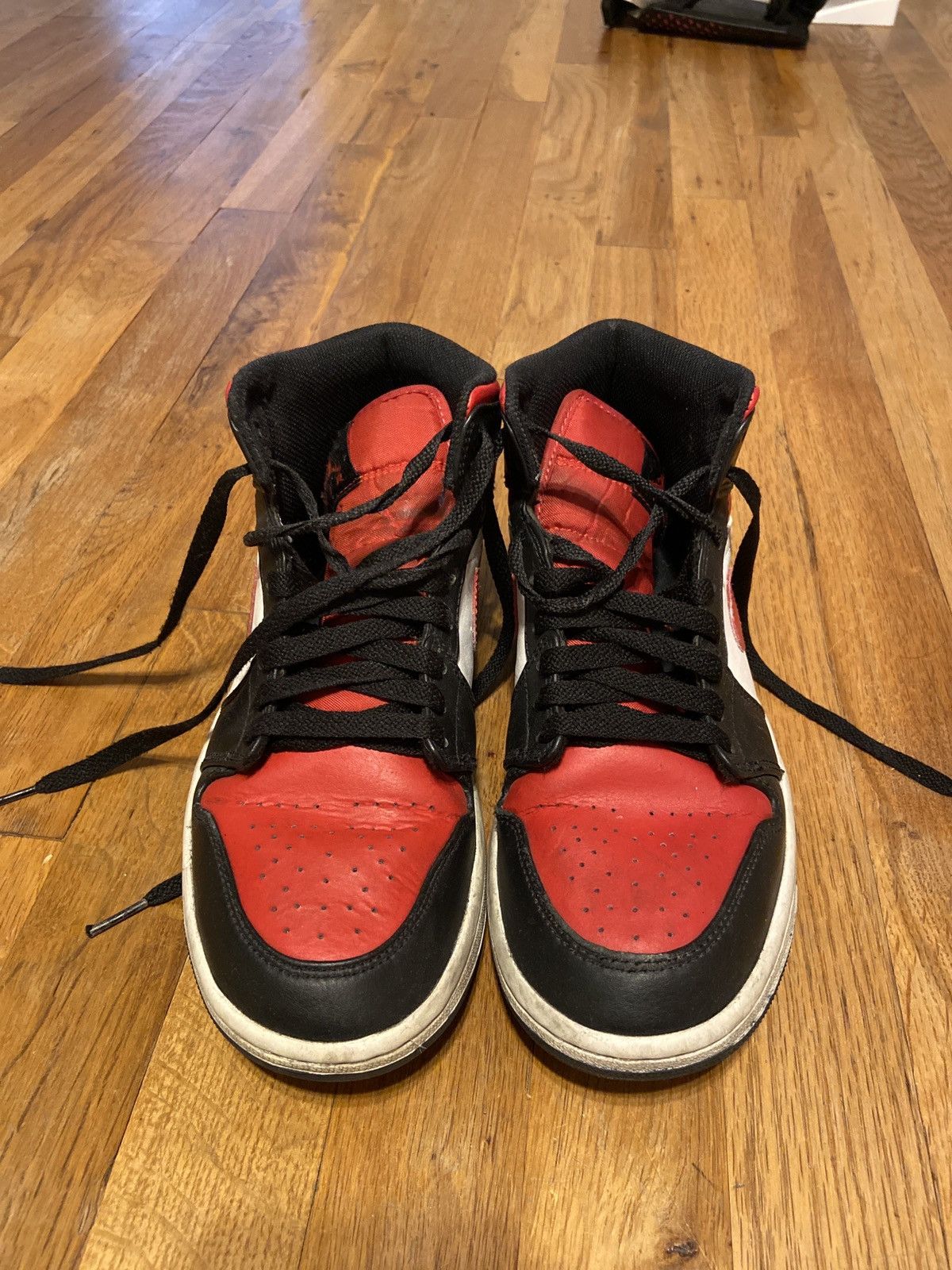 Jordan Brand Jordan 1 mid Size US 7.5 / EU 40-41 - 3 Thumbnail