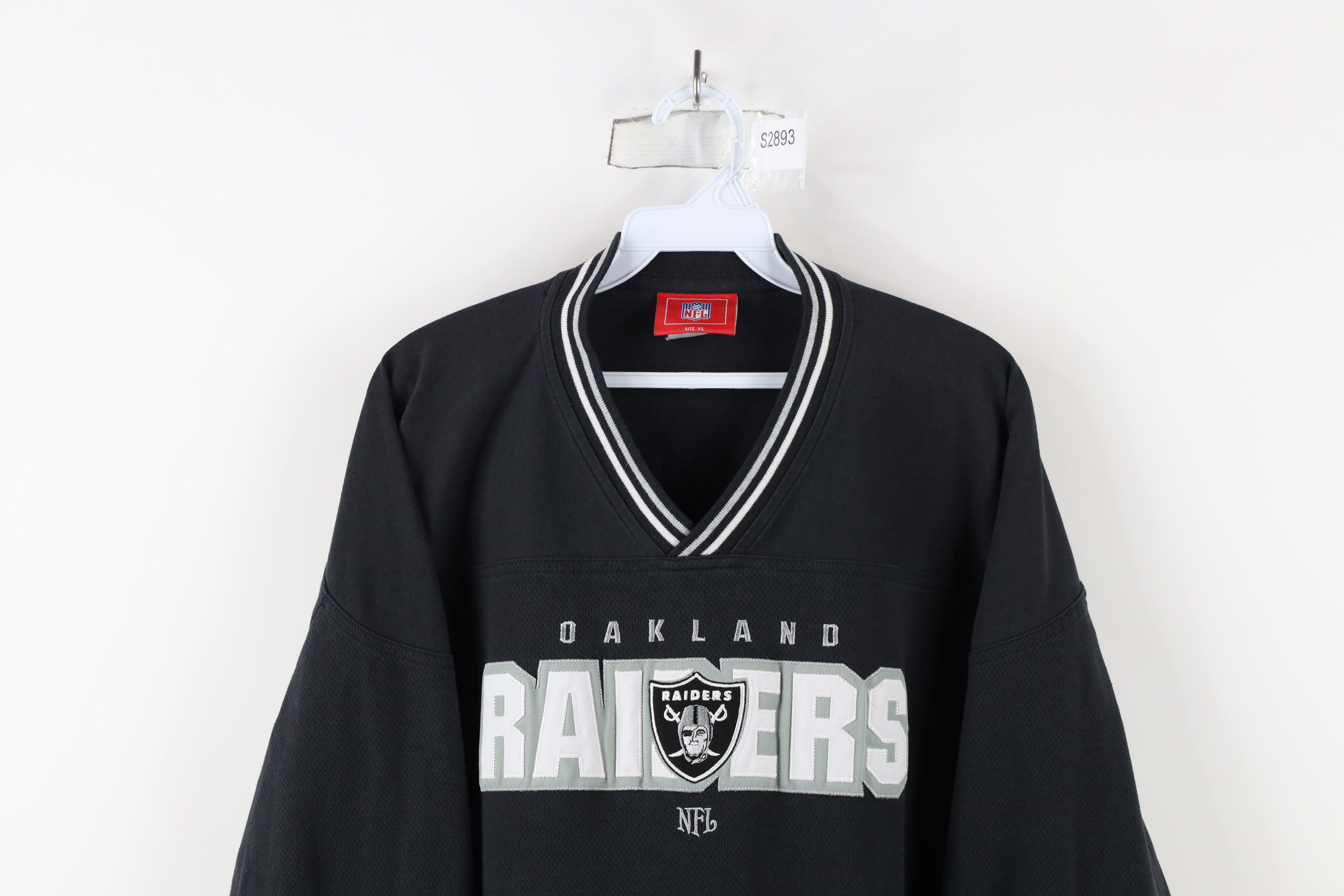 Vintage Vintage Oakland Raiders Football Jersey Long Sleeve T-Shirt Size US XL / EU 56 / 4 - 2 Thumbnail