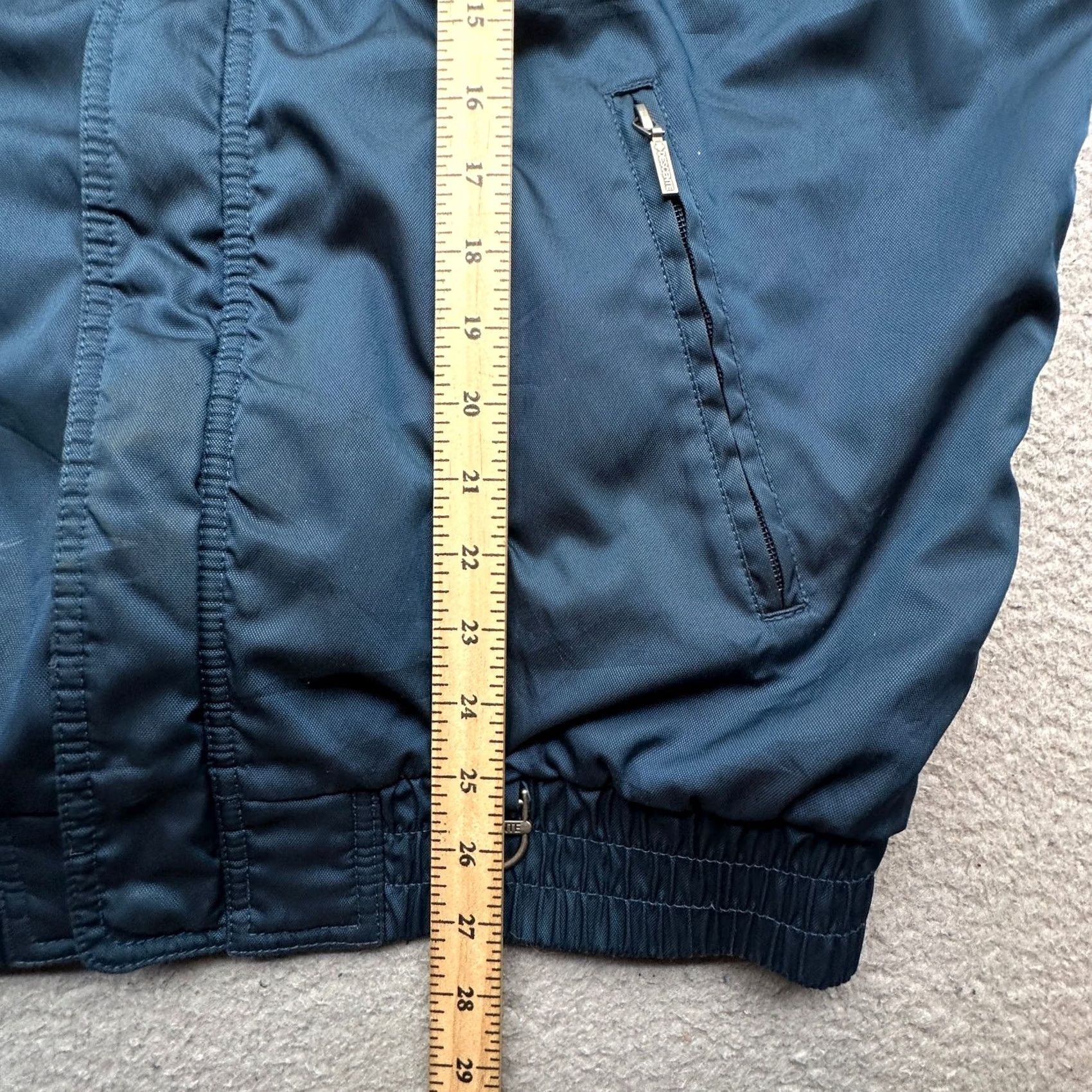 Vintage VINTAGE Descente Vest Full Zip Ski Pockets Navy Blue XL Mens 90s Hong Kong Size US XL / EU 56 / 4 - 5 Thumbnail