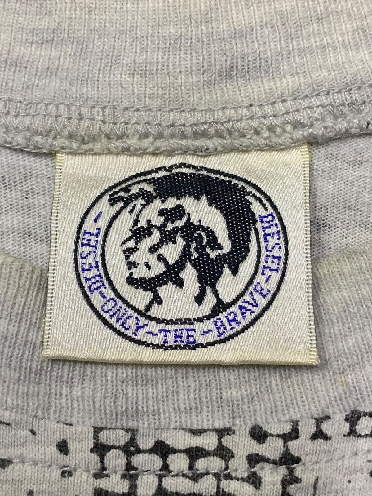 Diesel × Vintage Rare 90s Diesel Only The Brave All Overprint Tshirt Size US L / EU 52-54 / 3 - 6 Thumbnail