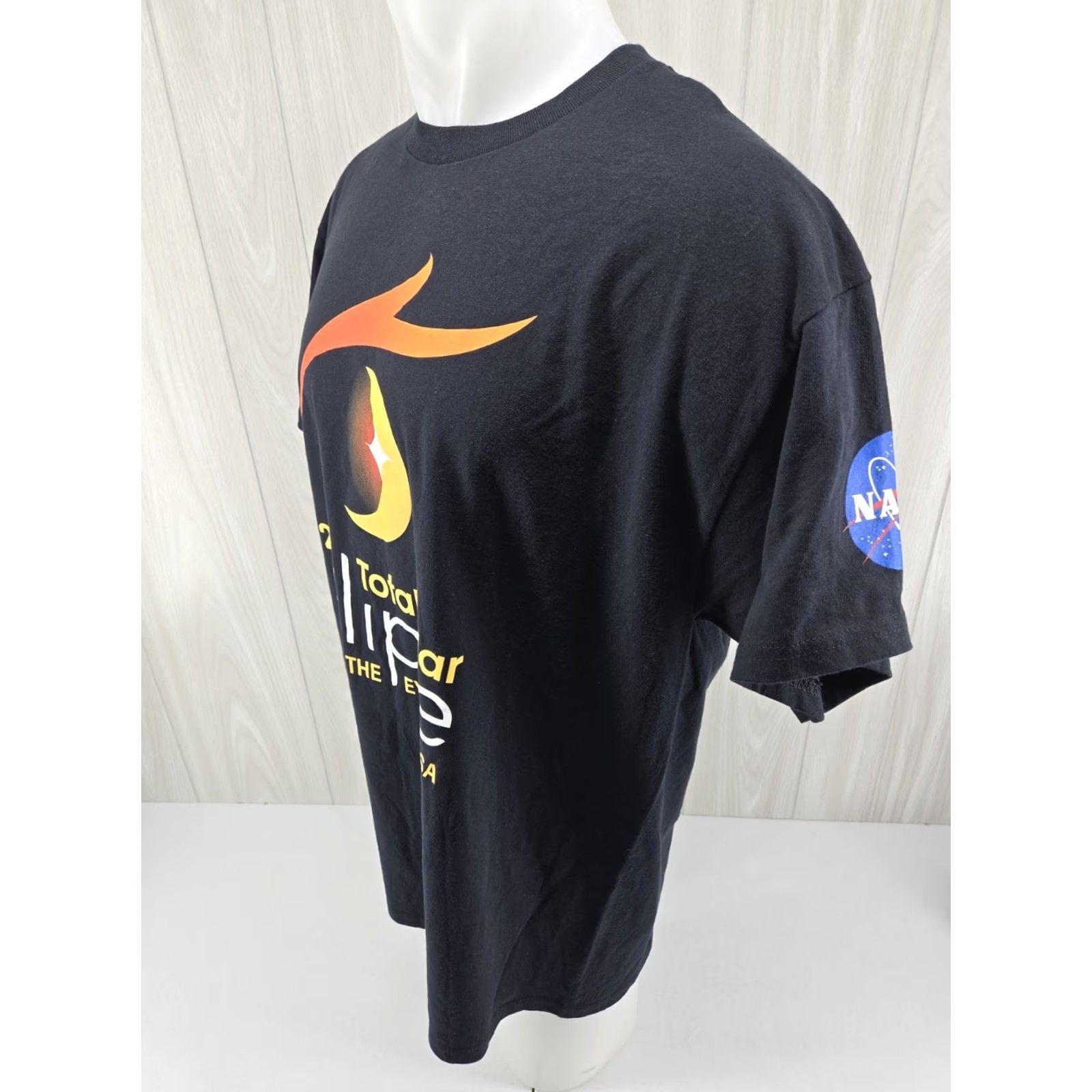 Gildan NASA 2024 Total Solar Eclipse Totality 04.08.24 T-Shirt L Black Cotton Jersey NASA Logo Graphic Print Regular Men Short Sleeve Round Neck Size US L / EU 52-54 / 3 - 5 Thumbnail