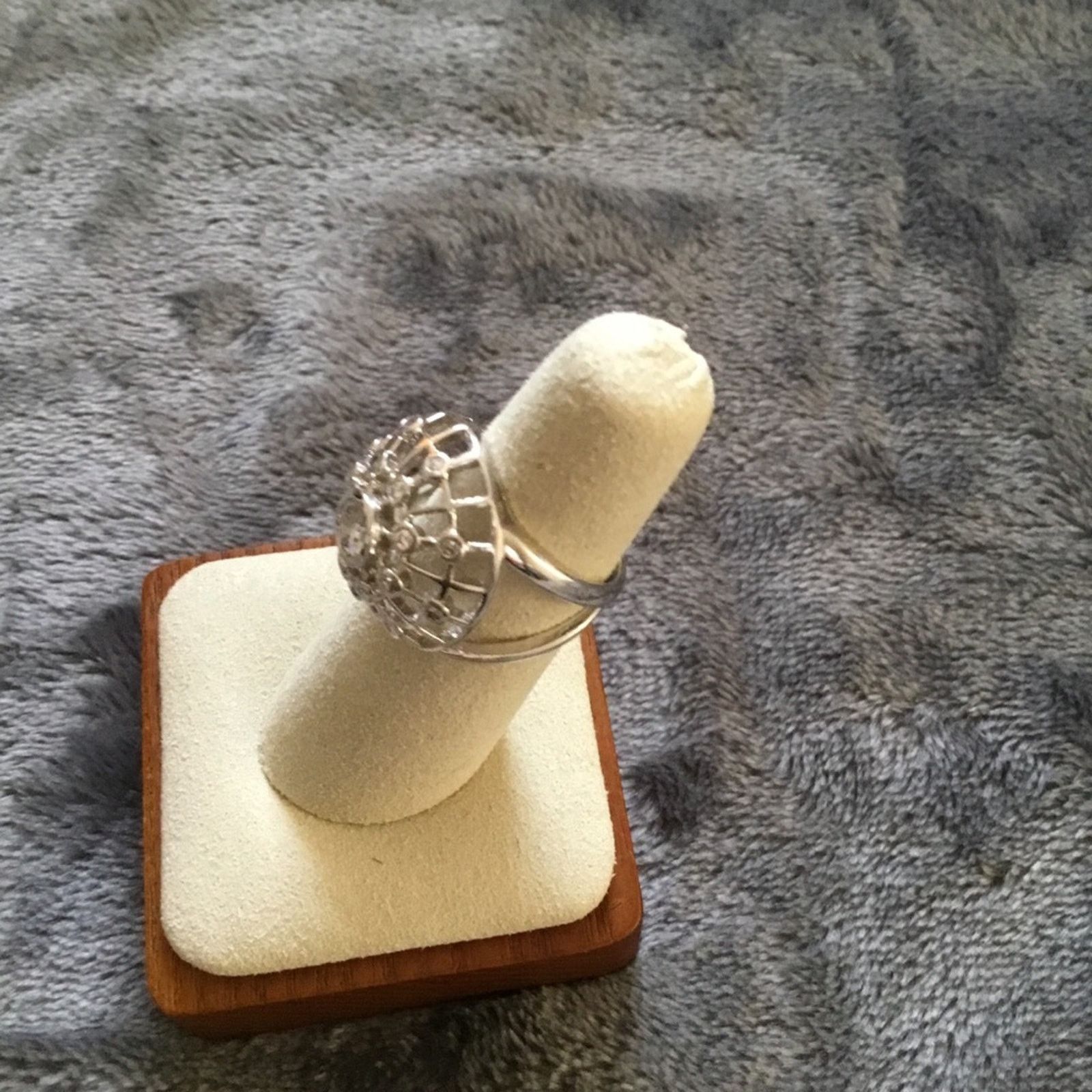 Other Sterling Silver Unique Round Crystal Ring Size ONE SIZE - 3 Thumbnail