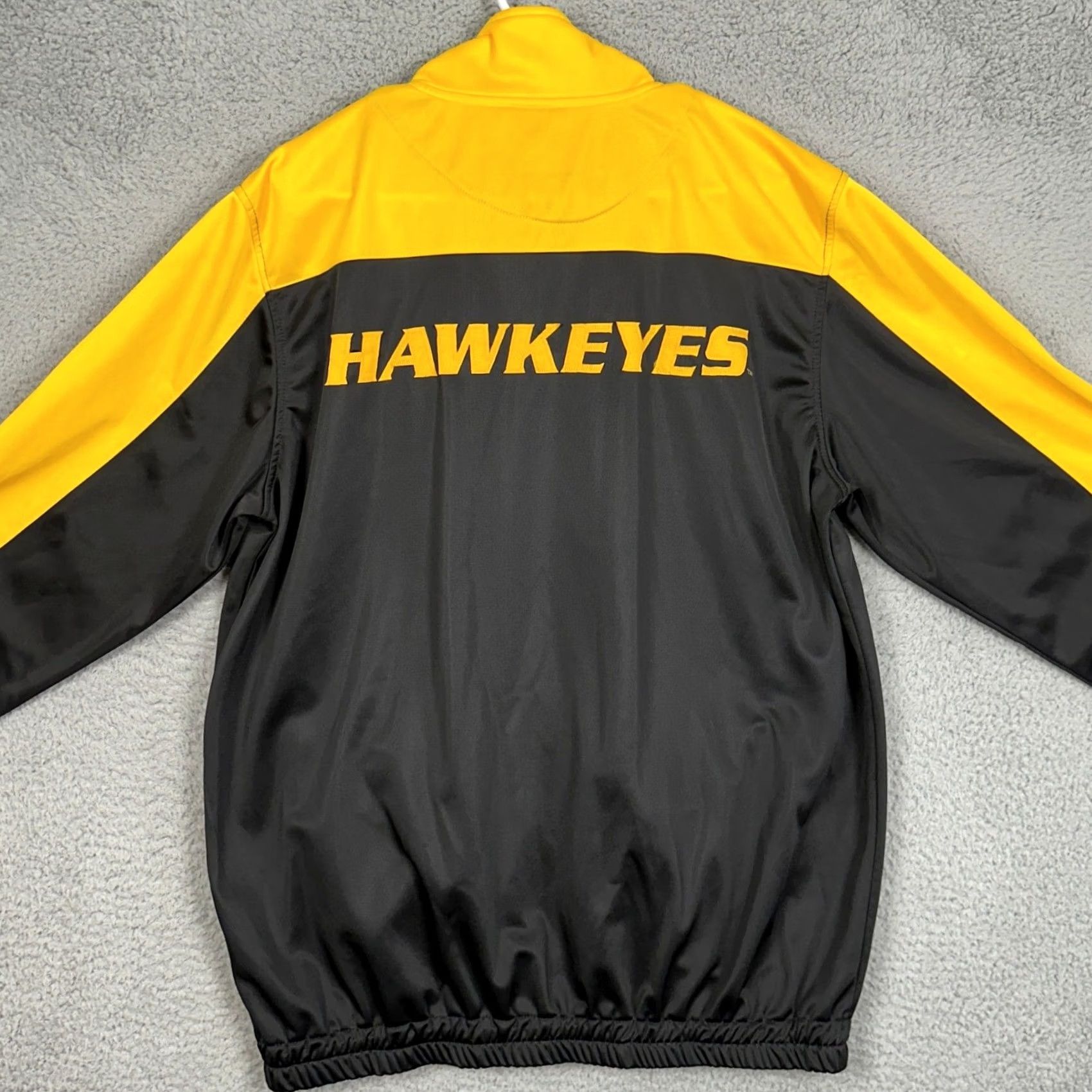 Vintage GIII Iowa Hawkeyes Track Jacket Men L Black Yellow Full Zip Fleece Lined Cropped Polyester Breathable University Size US L / EU 52-54 / 3 - 2 Thumbnail