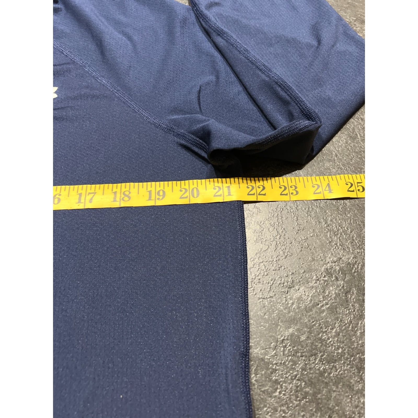 Under Armour Under Armour HeatGear Compression Shirt Men's XL Navy Blue V-Neck Long Sleeve Activewear Size US XL / EU 56 / 4 - 7 Thumbnail