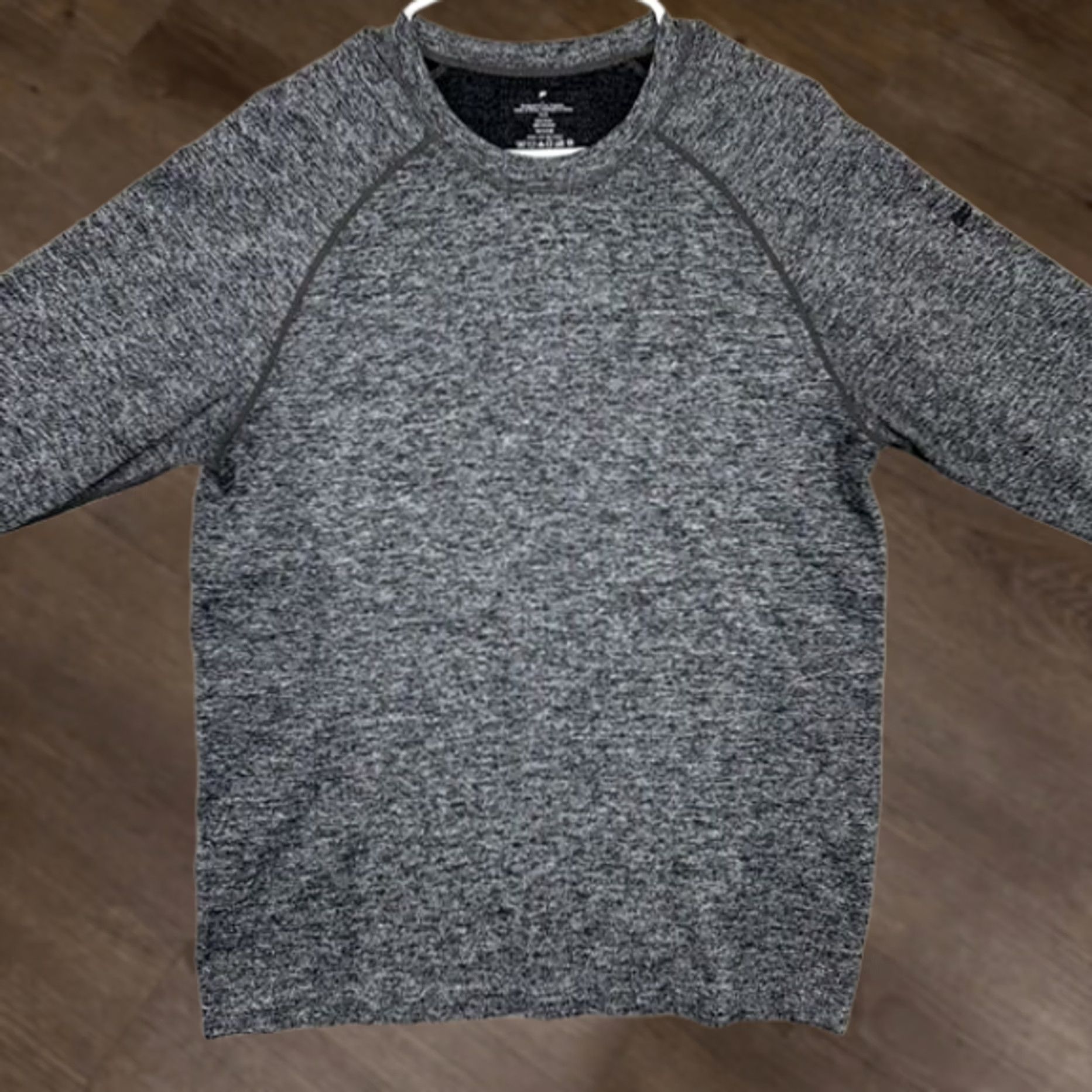 Fabletics Fabletics Performance Shirt Mens Large Grey Black Nylon Blend Activewear Shirt Size US L / EU 52-54 / 3 - 1 Thumbnail
