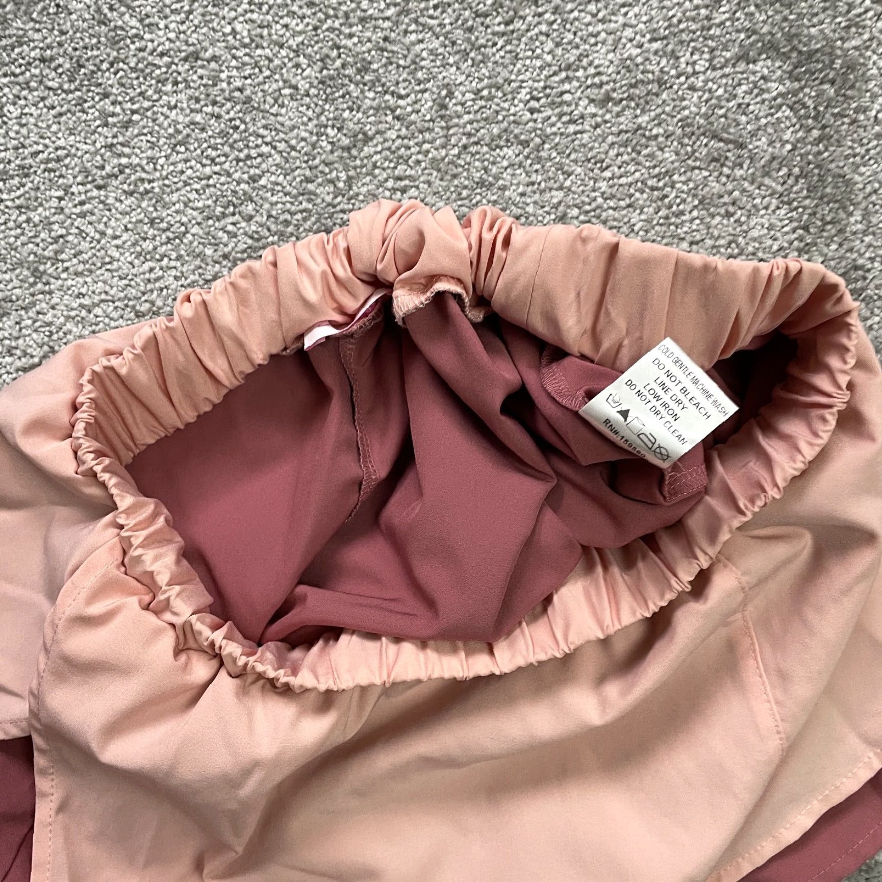 Vintage Pink Lily Active Shorts Womens Small Old Rose Lined Gym Running Athletic 26x3 Short Sleeve? Size 28" / US 6 / IT 42 - 3 Thumbnail