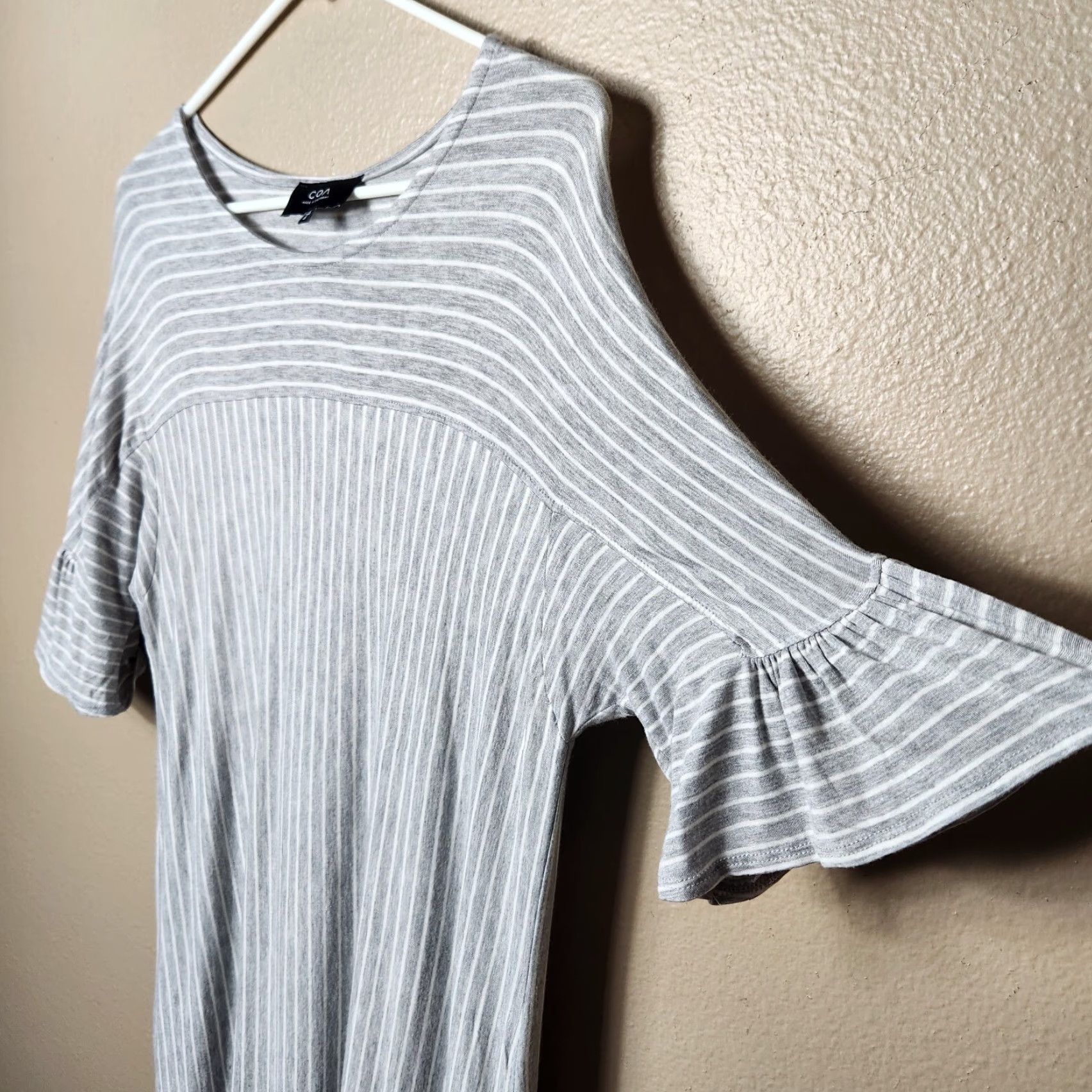 Coal COA Made in California Gray/White Stripe Ruffle Half Sleeve Dress S Womens Knee Length Button Pullover Shift Pattern Striped Size S / US 4 / IT 40 - 3 Thumbnail