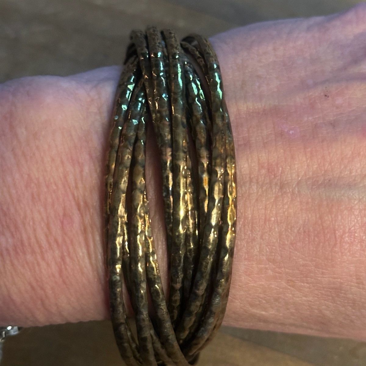 Other Brass tone intertwined bangle bracelet Size ONE SIZE - 3 Thumbnail
