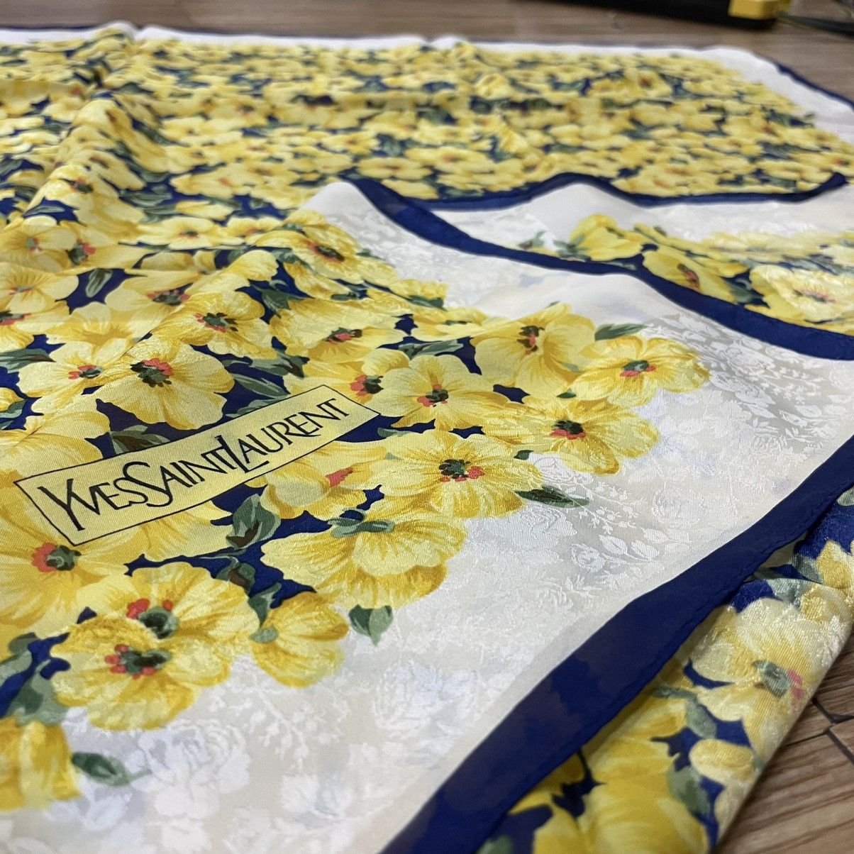 Yves Saint Laurent ysl floral silk scarf Size ONE SIZE - 2 Thumbnail
