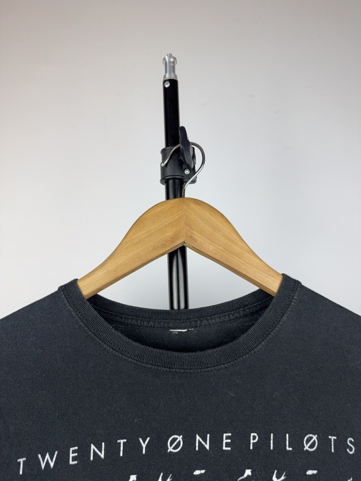 Band Tees Twenty One Pilots “Don’t Let Me Be Gone” Tour Tee Shirt Size M / US 6-8 / IT 42-44 - 5 Thumbnail