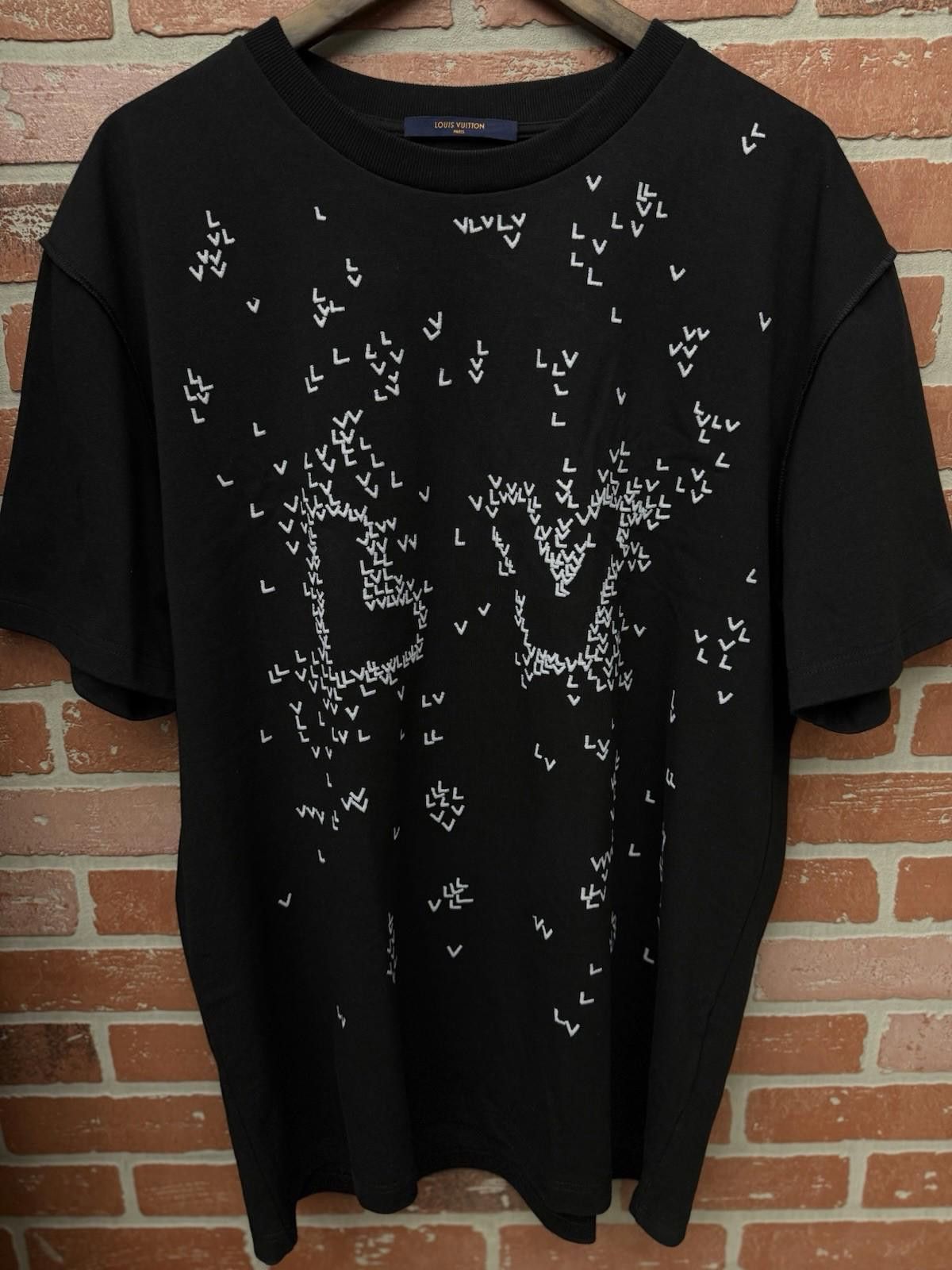 Louis Vuitton LOUIS VUITTON T-Shirt LV Tee Cotton Black Men’s Size XL Rare Size US L / EU 52-54 / 3 - 3 Thumbnail