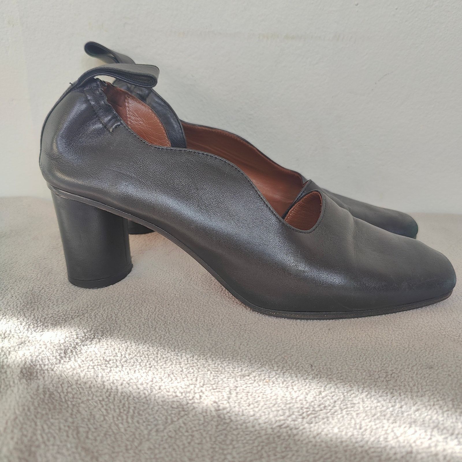 Other Gray Matters Yune Ho Cut Out Heels Womens 7 37 Black Size US 7 / IT 37 - 2 Thumbnail