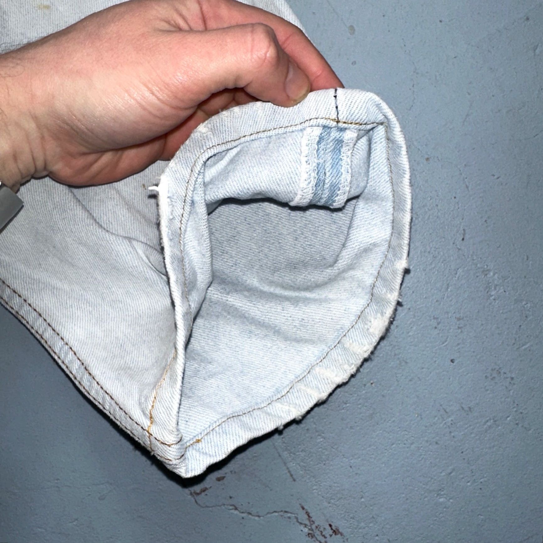 Levi's VINTAGE Levi's 501 Jeans Straight 90s USA Blue Light Wash 32x34 Mens Regular Denim Cotton Button Rise Mid 10-12 Patched 34 Inseam 32 Size US 32 / EU 48 - 4 Thumbnail