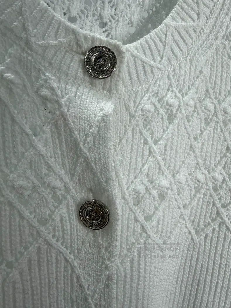 Chanel Chanel White hollow crochet knitted cardigan coat Size XS / US 0-2 / IT 36-38 - 3 Thumbnail