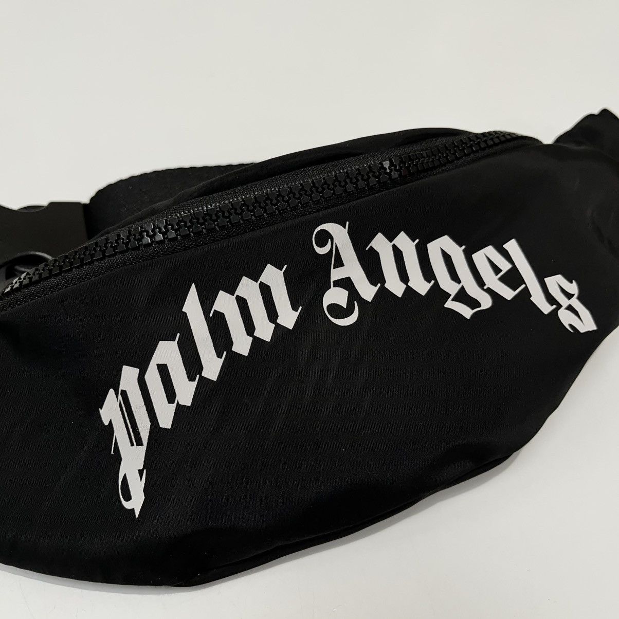 Palm Angels Palm Angels Kids Curved Logo Fanny Pack Black Size ONE SIZE - 3 Thumbnail
