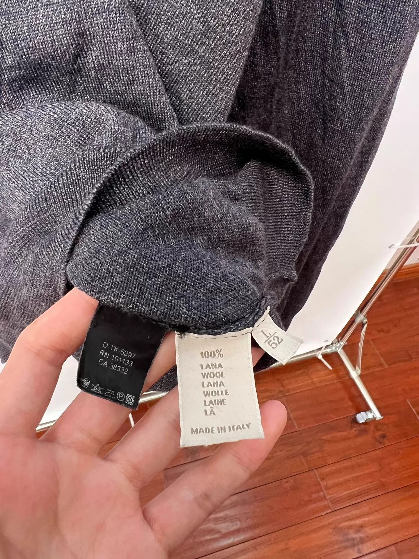 Ermenegildo Zegna Ermenegildo Zegna Wool V-neck Sweater Old Money Yarn Detail Size US L / EU 52-54 / 3 - 6 Thumbnail