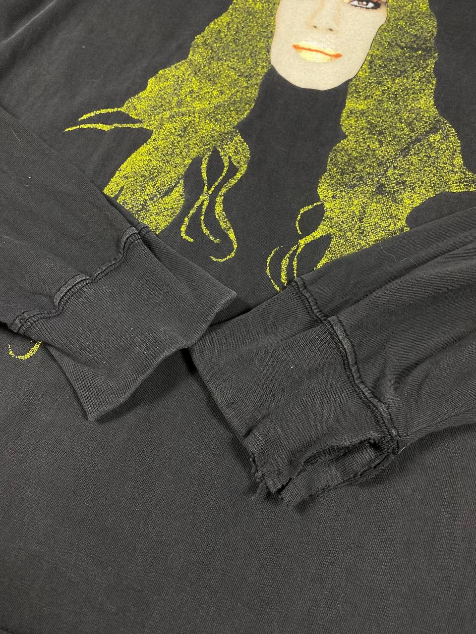 Band Tees Rare Cher 2005 MGM New Year Gold Glitter Long Sleeve Size US L / EU 52-54 / 3 - 6 Thumbnail