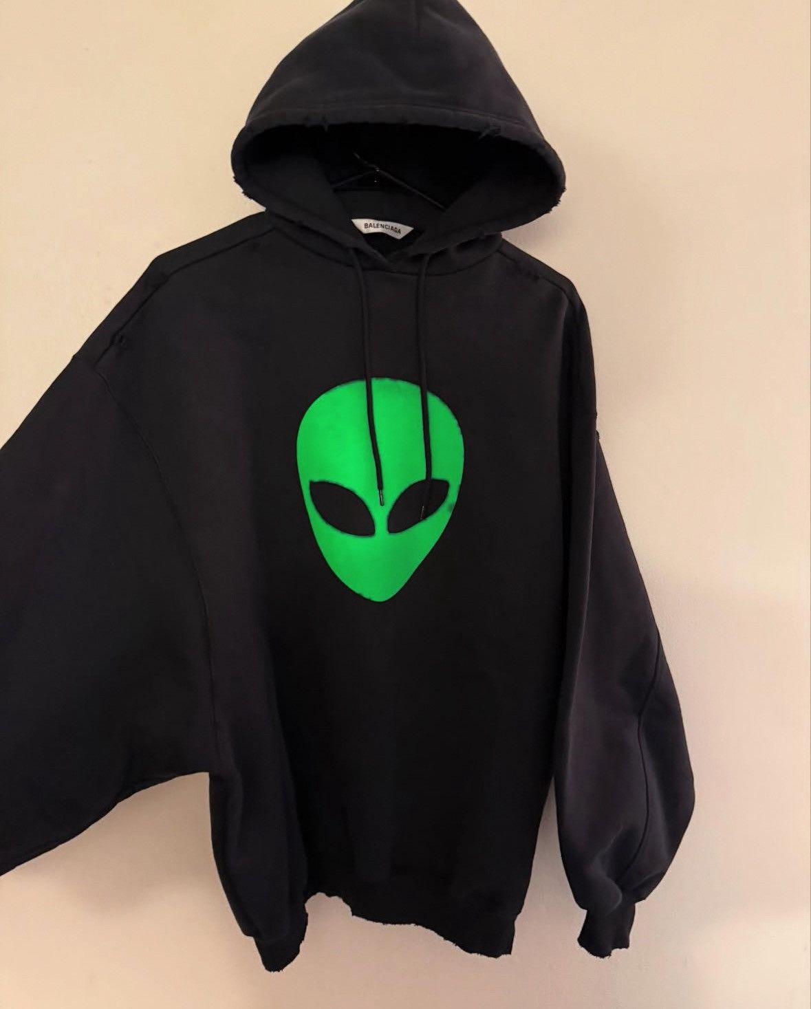 Balenciaga Balenciaga distressed alien hoodie Size US XXS / EU 40 - 4 Thumbnail