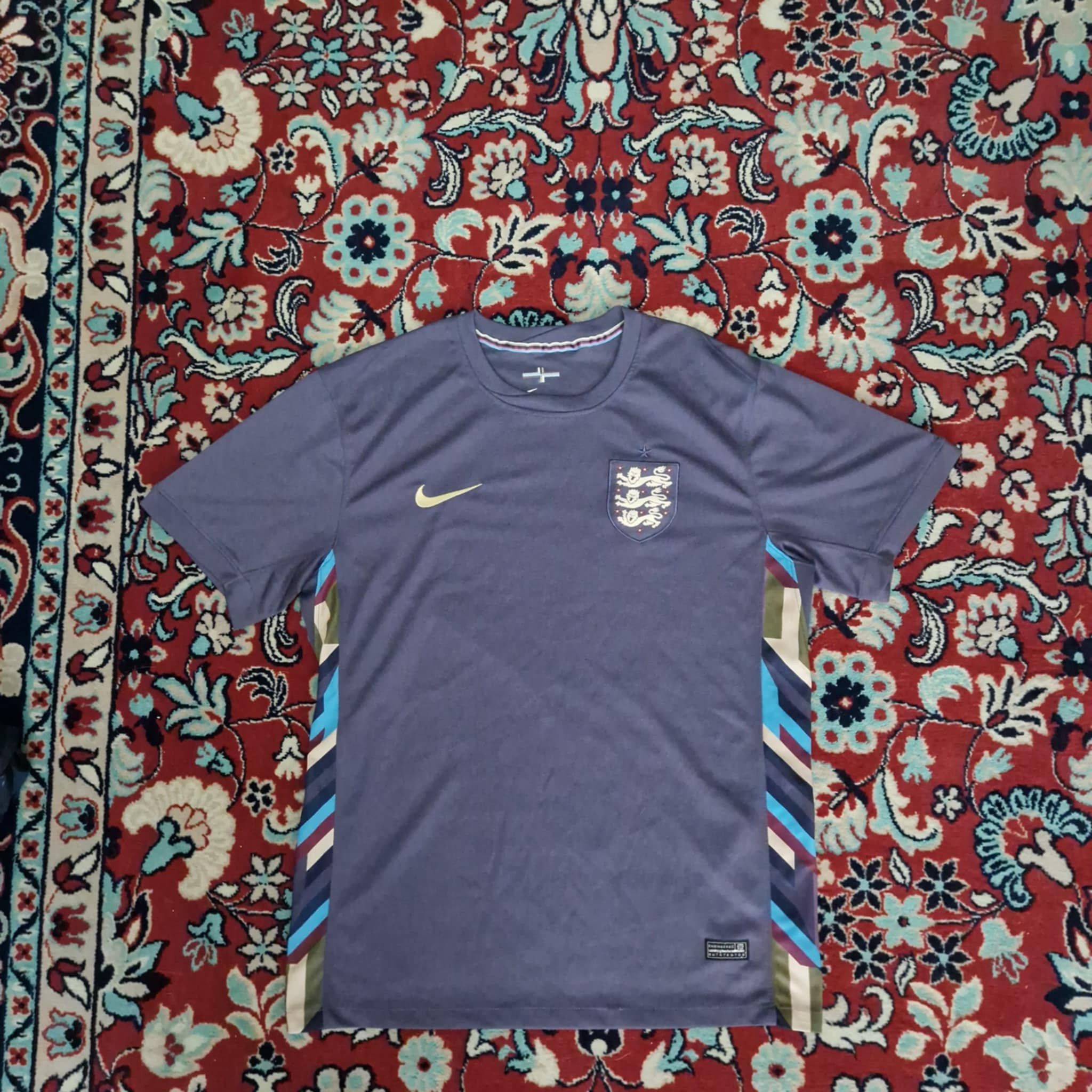 Nike Nike England Football Jersey - Purple with Gold Accents Size US L / EU 52-54 / 3 - 1 Thumbnail