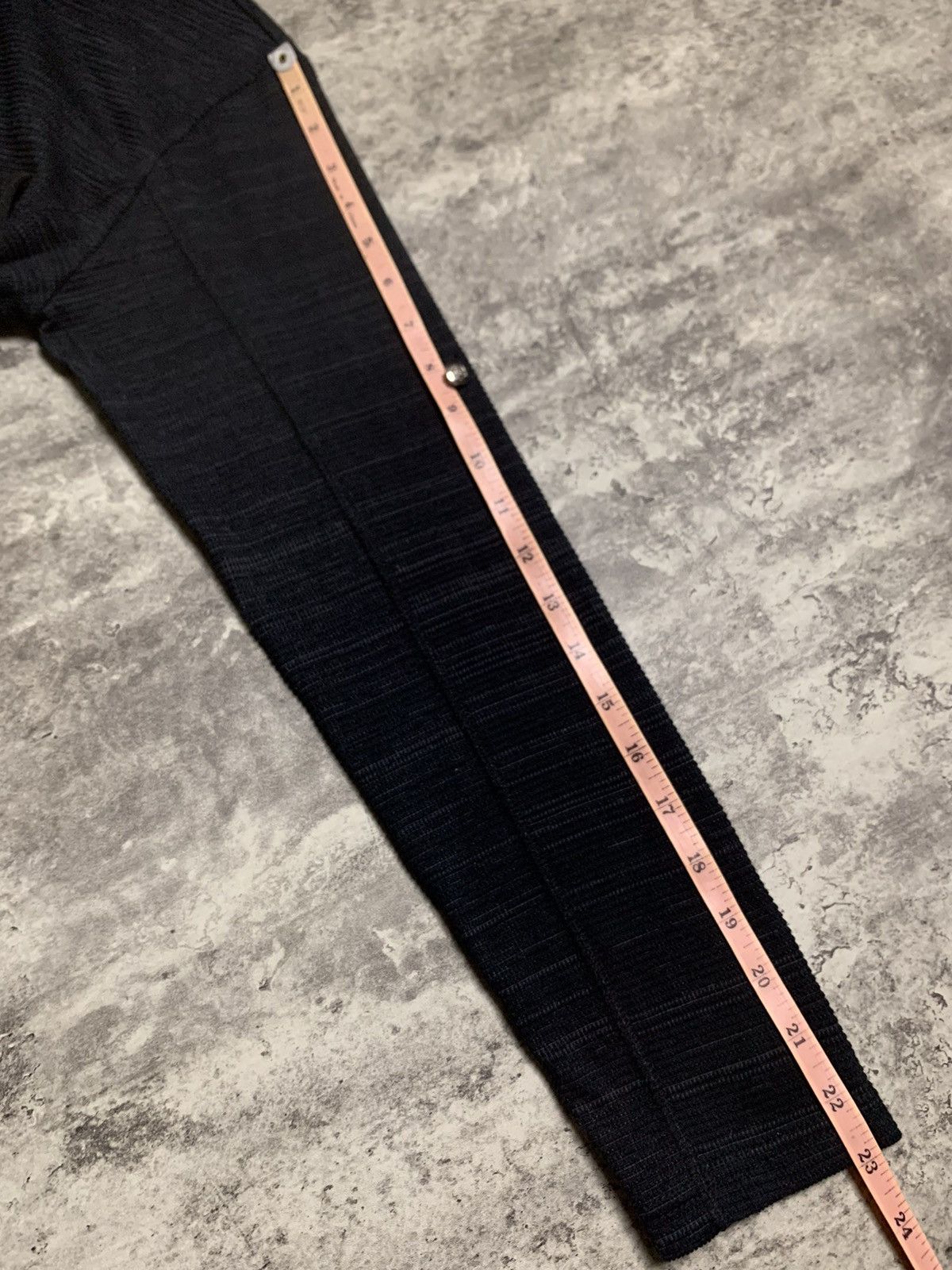 Japanese Brand Schlussel Black Button Up Size US M / EU 48-50 / 2 - 12 Thumbnail