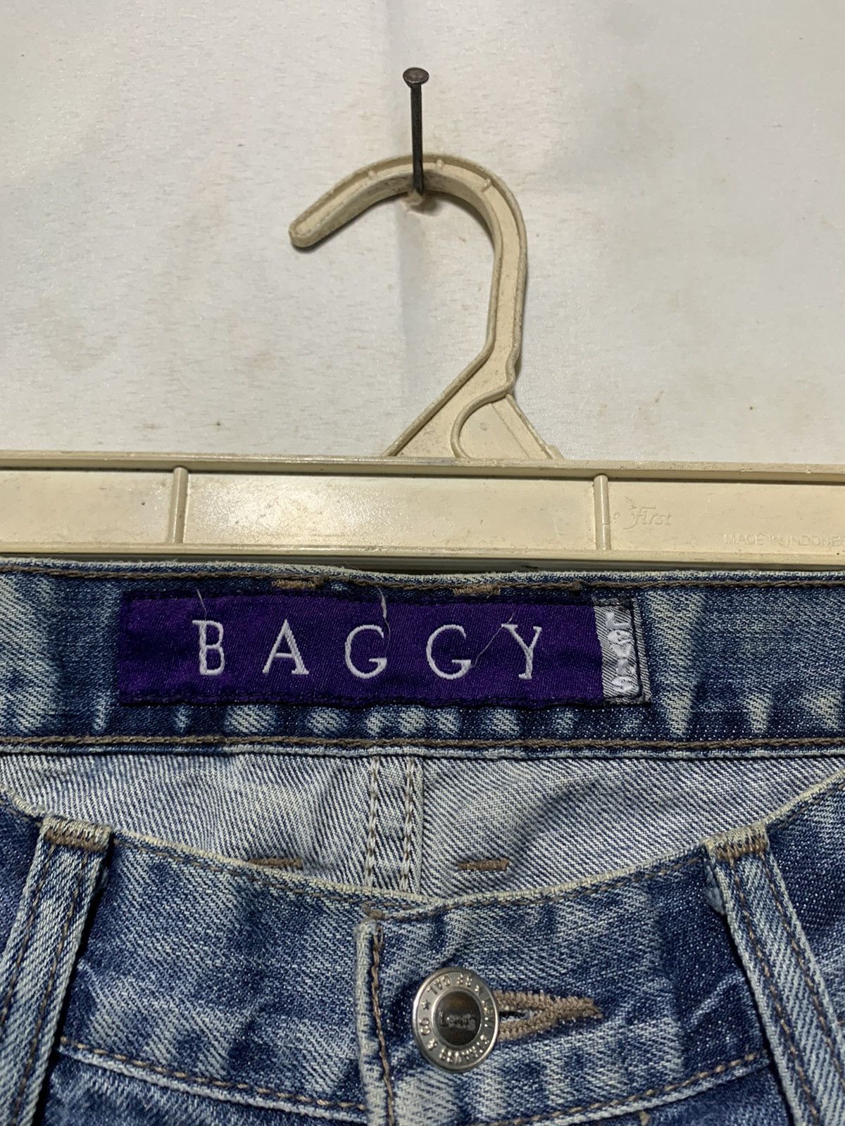 Levi's Vintage Clothing Vintage Levi’s Baggy Jeans Size US 33 - 6 Thumbnail