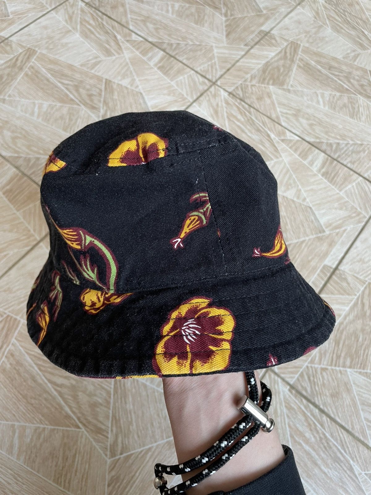 Santa Cruz Skateboards Santa Cruz Skateboard Embroidered Logo Y2K Flowers Bucket SB Size ONE SIZE - 3 Thumbnail