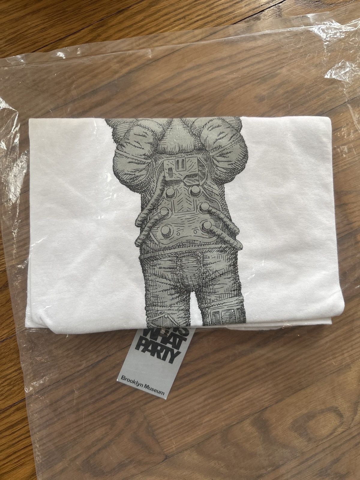 Kaws Kaws WHAT PARTY Brooklyn Museum large tee Size US L / EU 52-54 / 3 - 1 Thumbnail