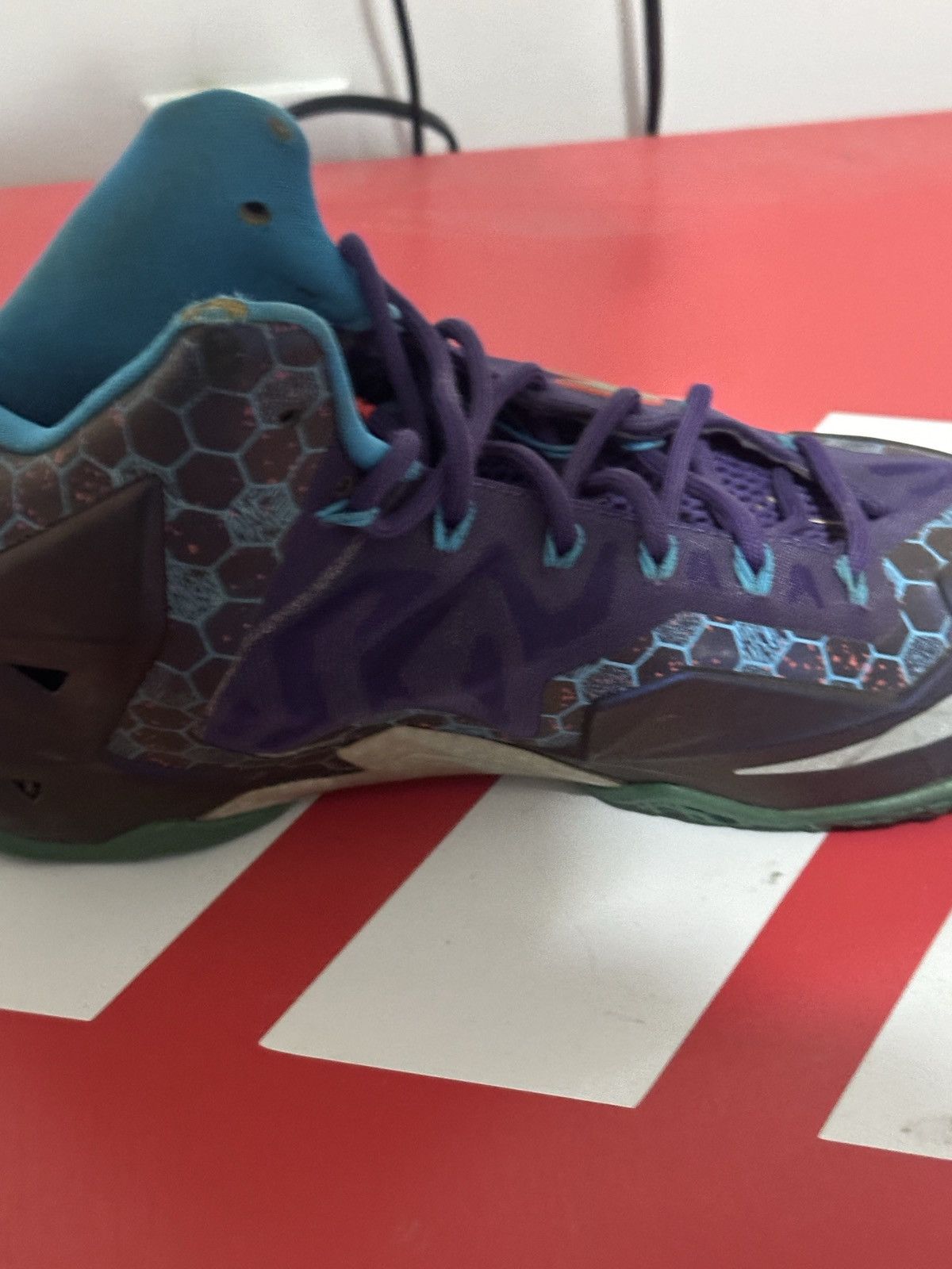 Nike Lebron 11 Hornet Size US 11 / EU 44 - 7 Thumbnail