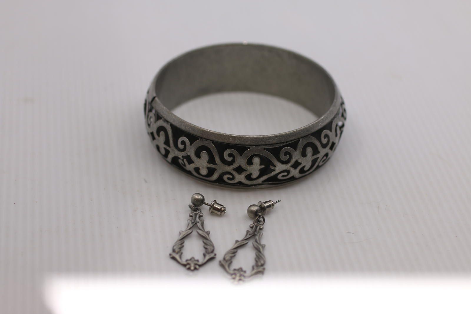 Unknown London Vintage Silver Tone Filigree Cuff Bracelet & Dangle Earrings Size ONE SIZE - 1 Thumbnail