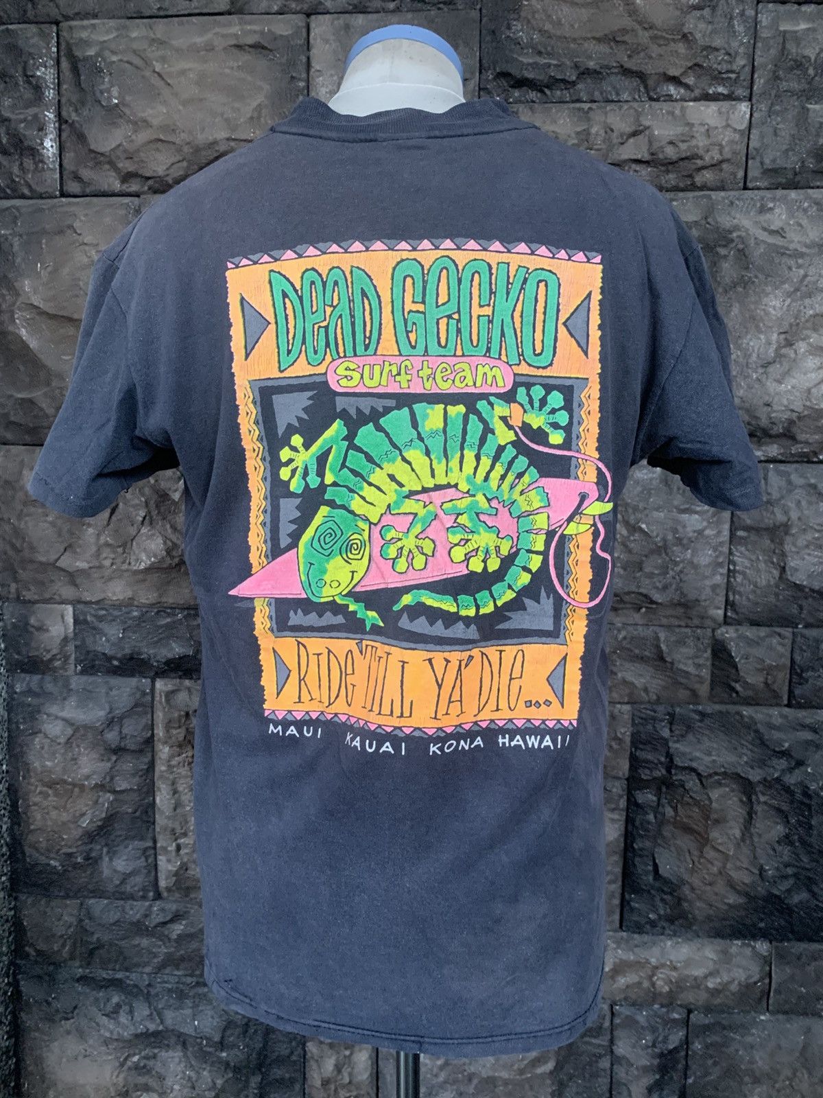 Vintage Vintage 80s Dead Gecko Surf Team Hawaii T shirt Size US M / EU 48-50 / 2 - 2 Thumbnail