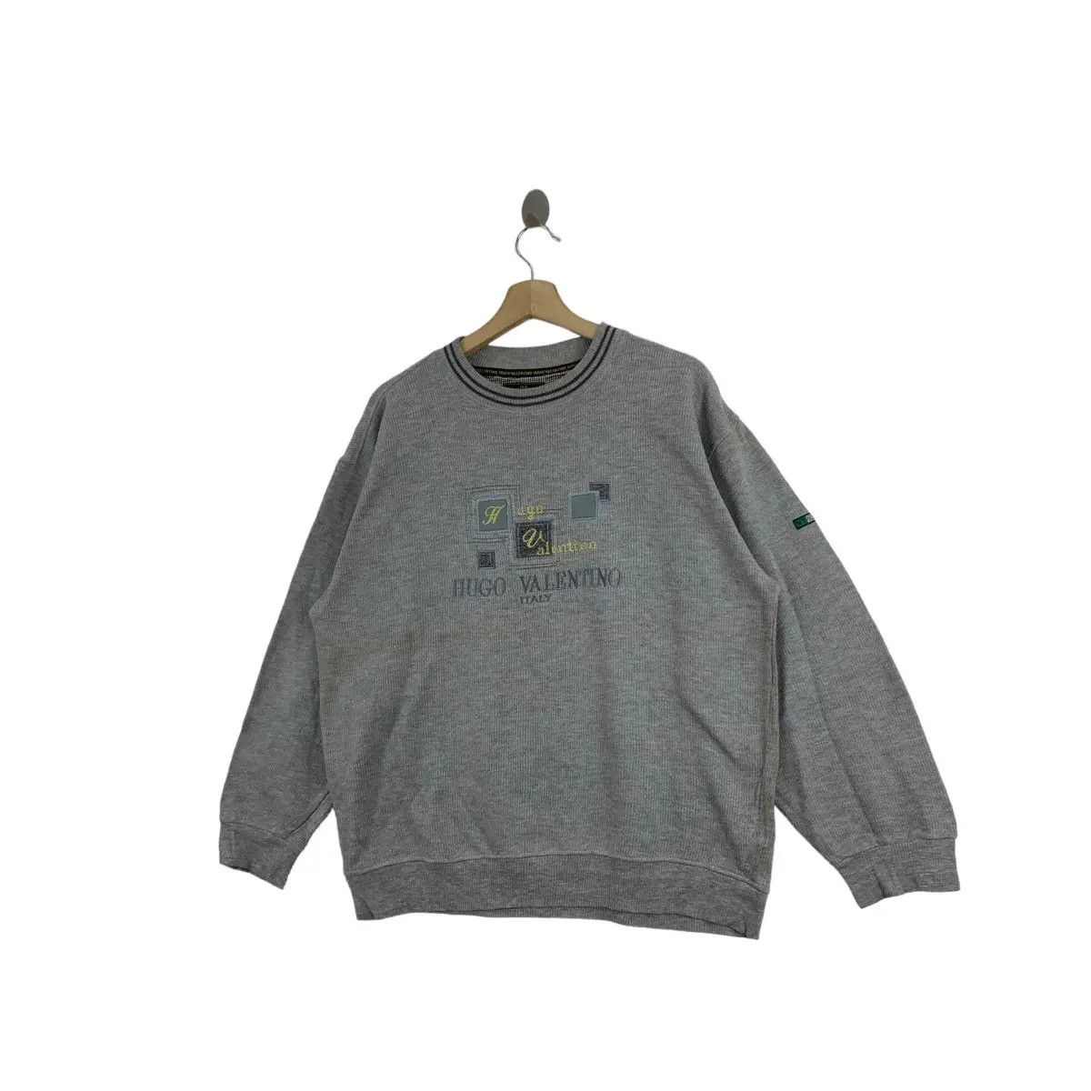 Vintage Vintage HUGO VALENTINO ITALY Embroidered Sweatshirt Sweater Size XXL / US 16-18 / IT 52-54 - 4 Thumbnail